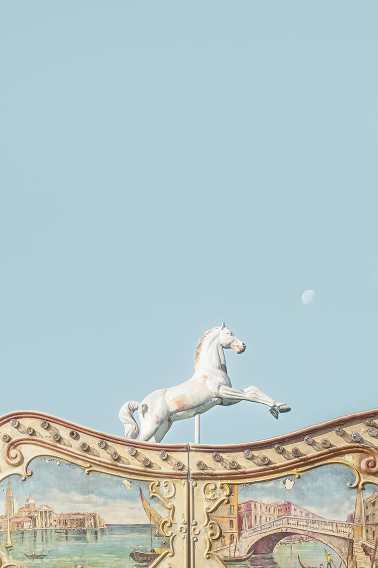 CHEVAL LUNAIRE - Photographie d'art de Laura Sanchez 40x60 cm sur alu