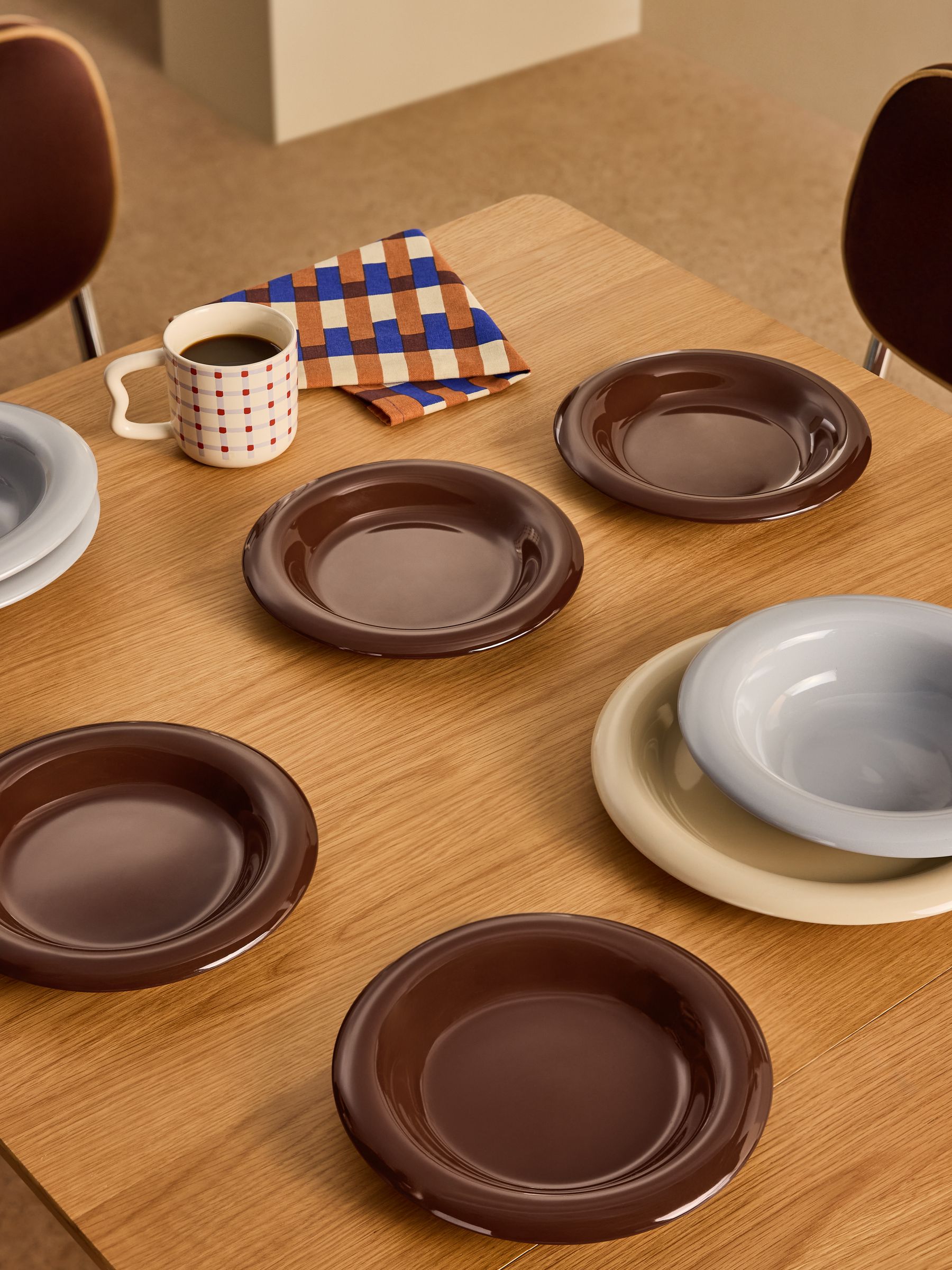 Set of 4 Quell Side Plates in Brown