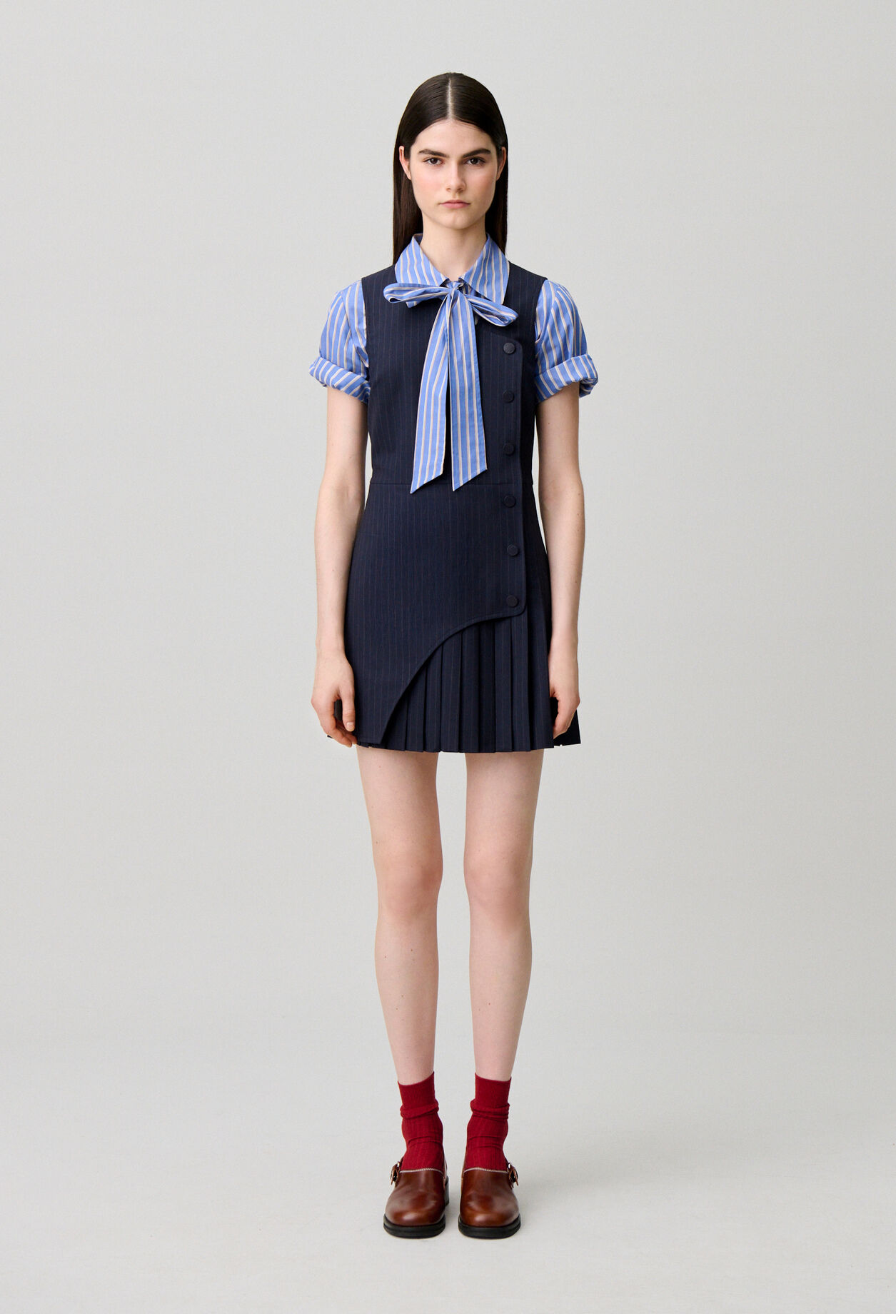 Robe courte sans manches
