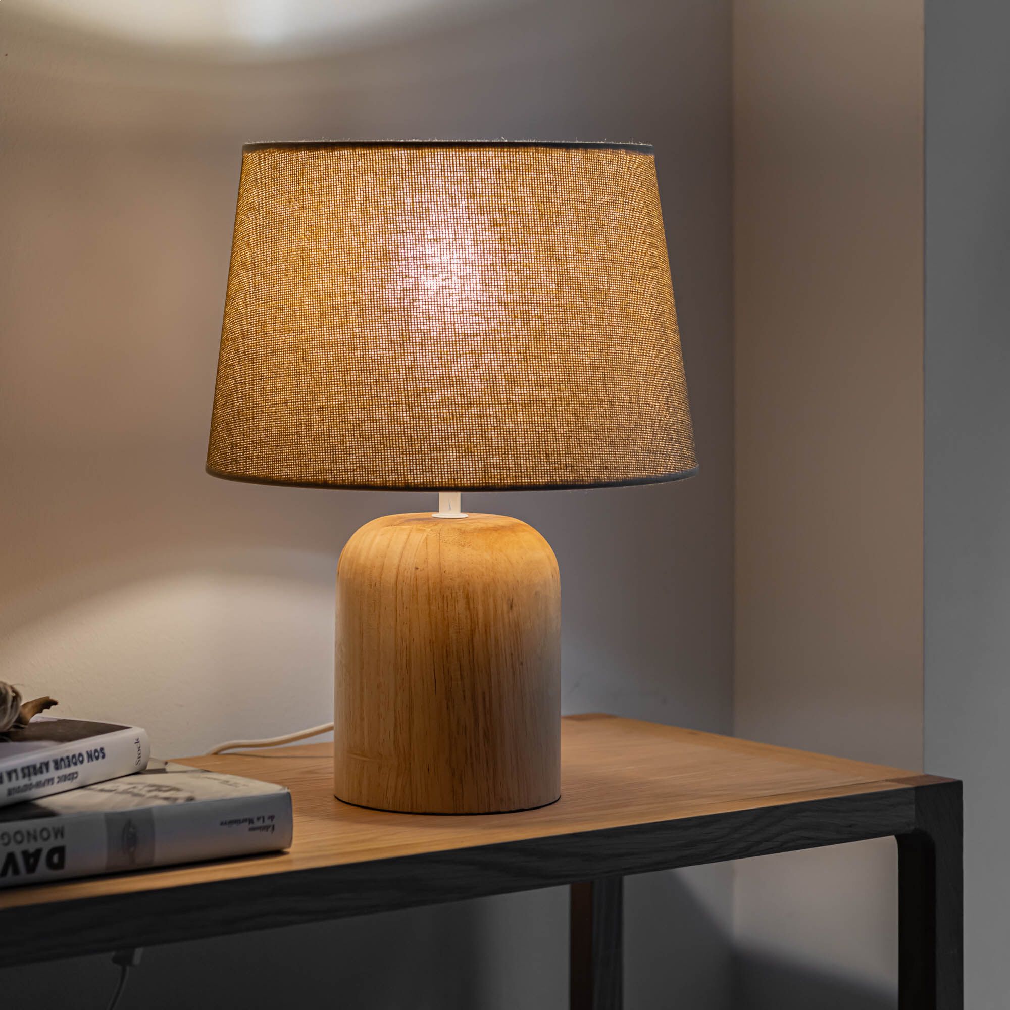 VATHIA - Pied de lampe électrifiée en bois d'hévéa D14cm - naturel