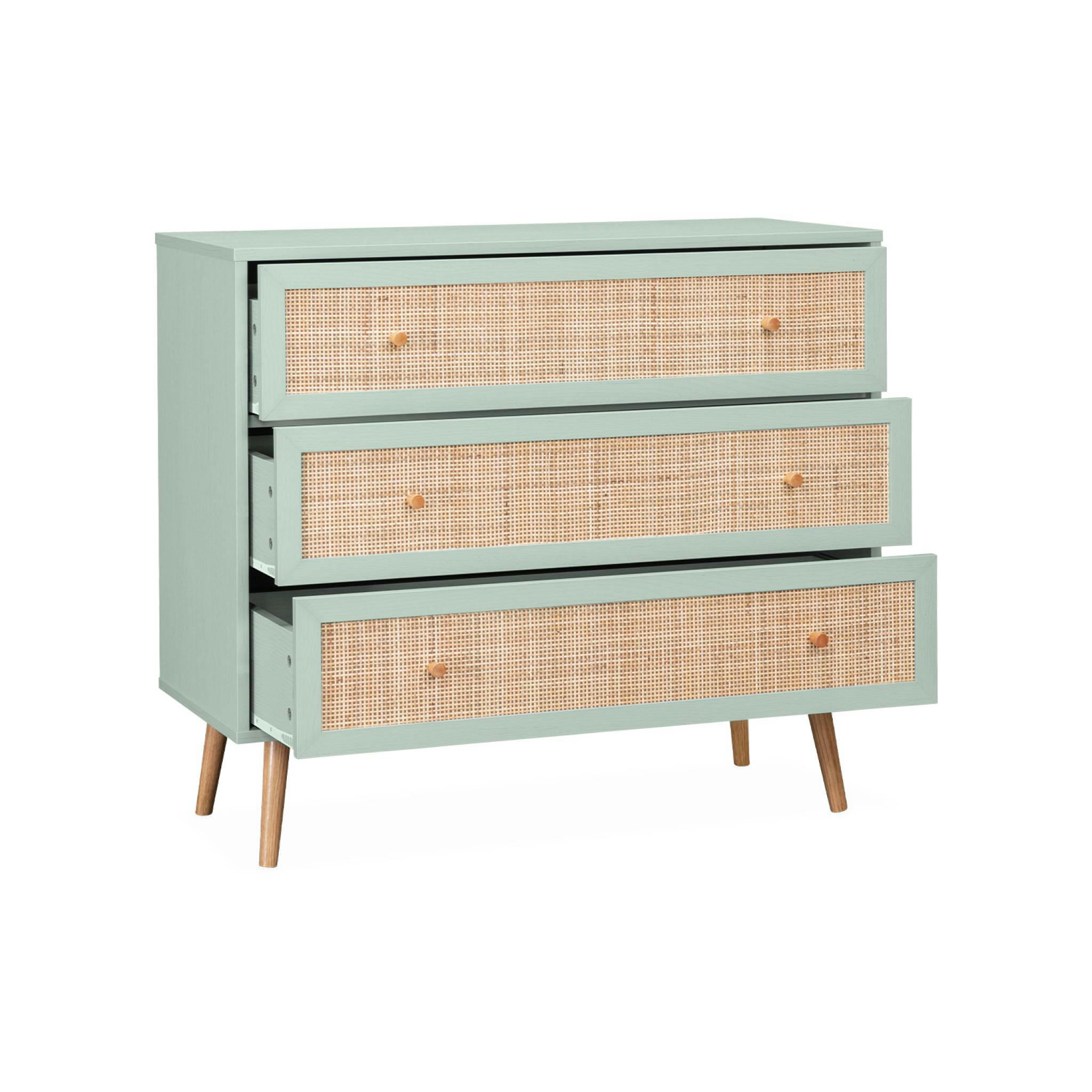 BOHÈME - Commode en décor bois vert céladon et cannage