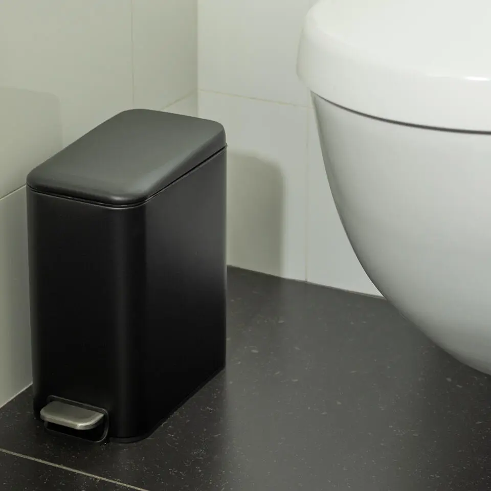 QUVIO Prullenbak vierkant - 5L - Metaal - Zwart