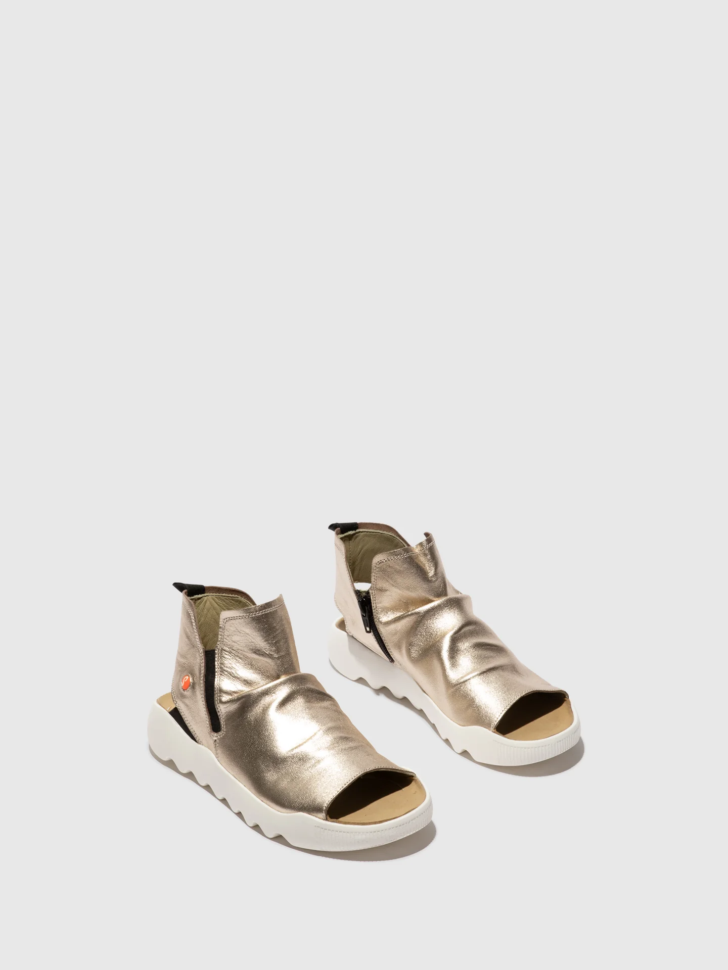 Sandálias Abertas em Champanhe