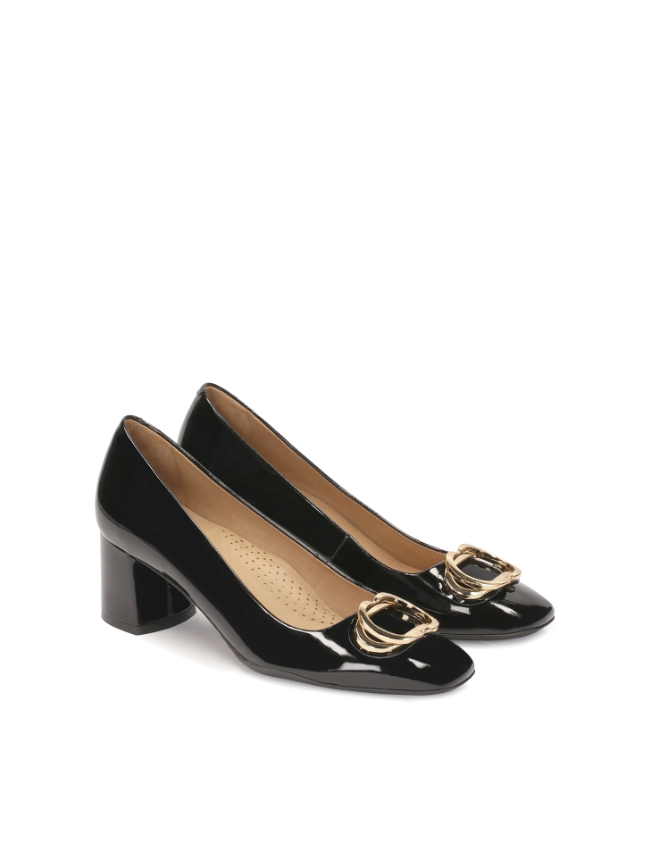 Comfortable patent leather pumps with metal accents