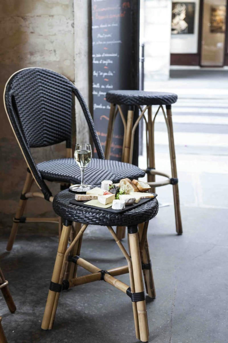 SOFIE - Chaise repas empilable en rotin et fibre synthétique noir