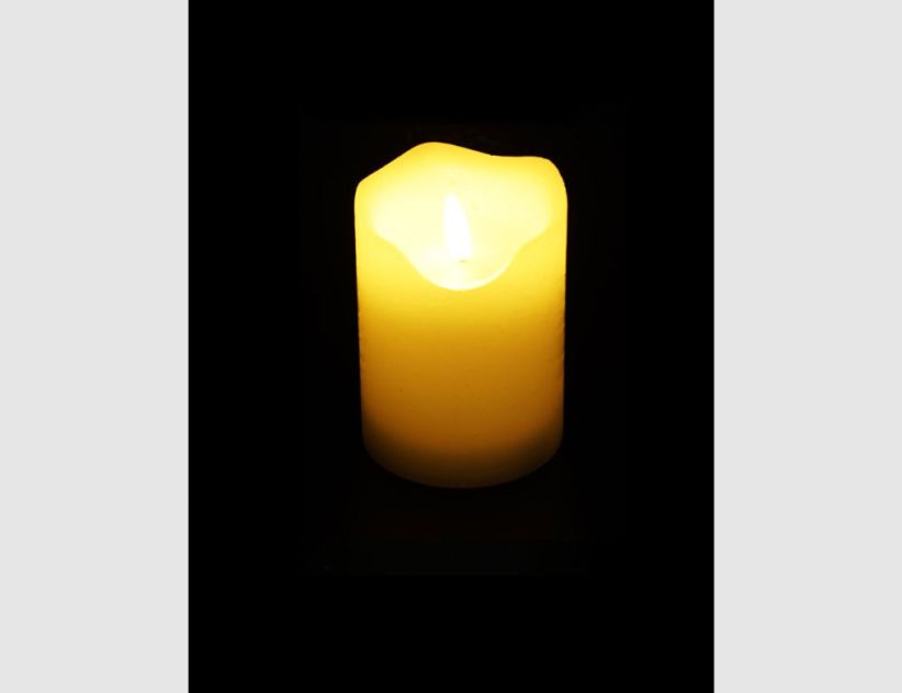 LED Echtwachskerze Tia Creme Ø7,5x12,5cm