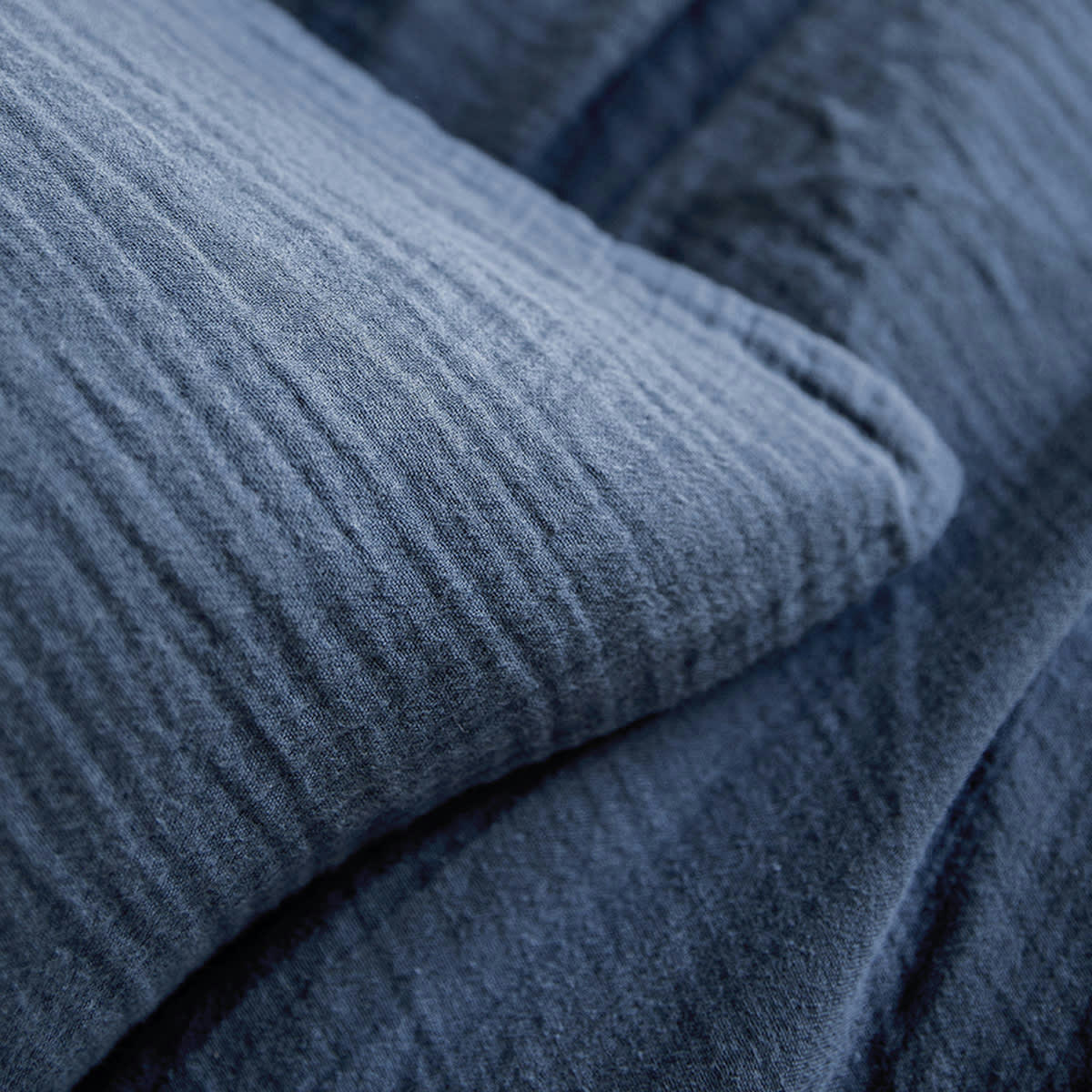 TENDRESSE - Taie d'oreiller unie en gaze de coton bleu de chine 50x75