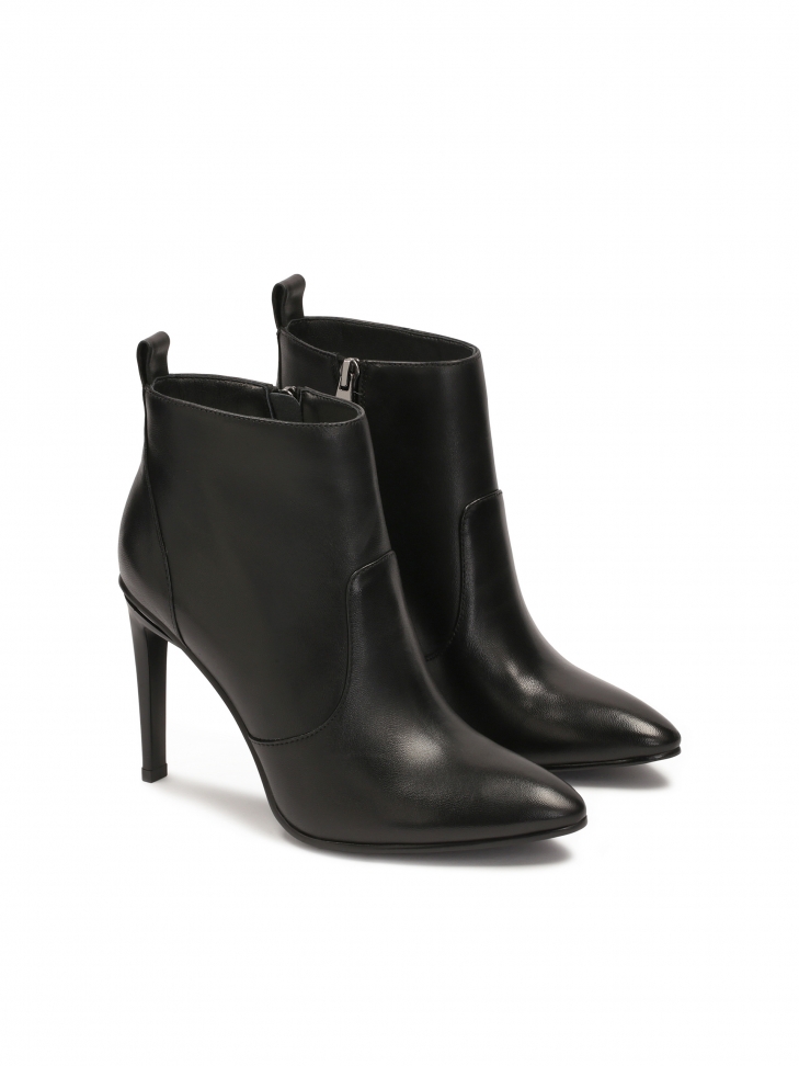 Timeless black boots on a slender stiletto heel
