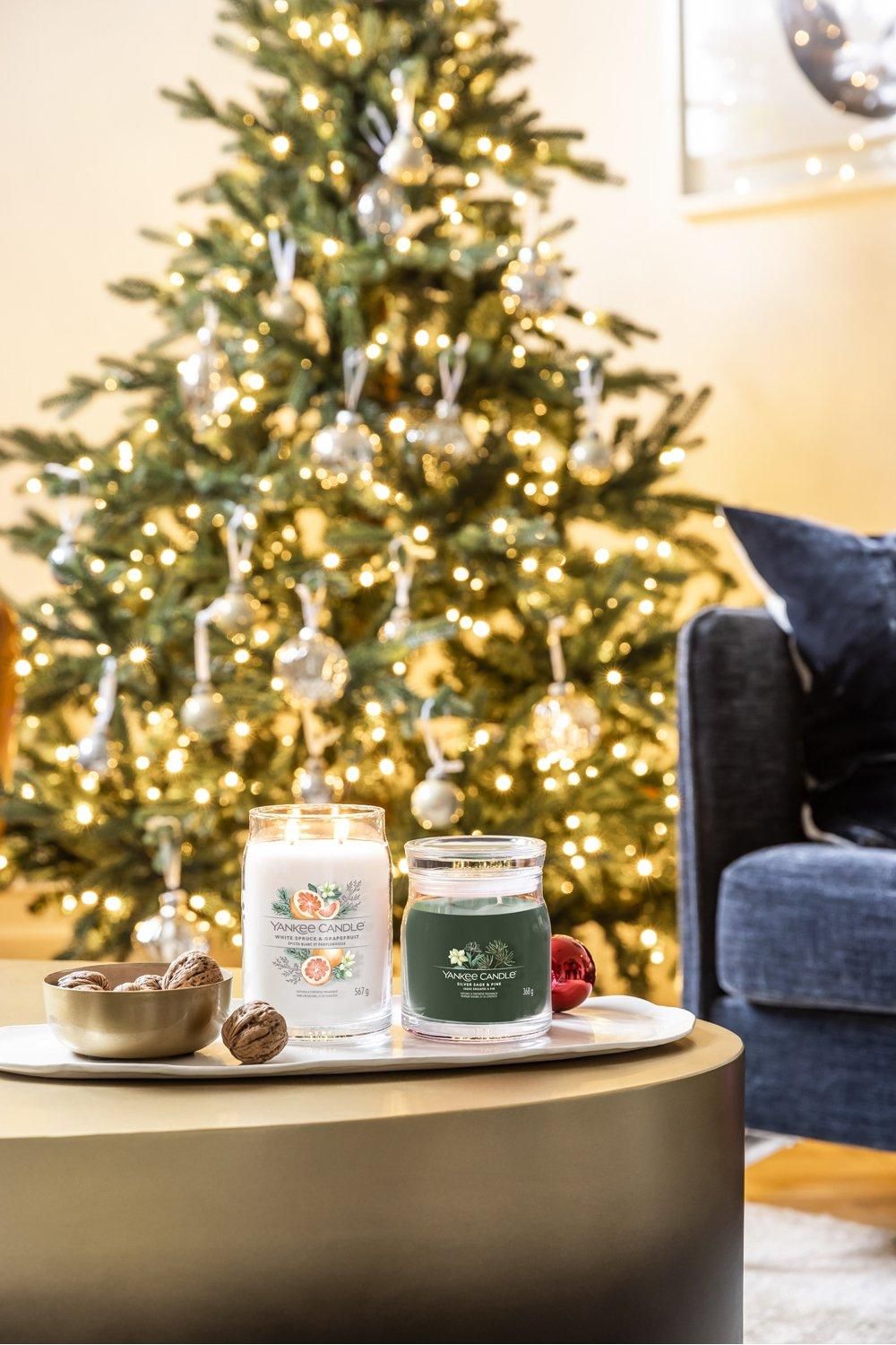 Yankee Candle Silver Sage & Pine Signature Medium Jar Candle