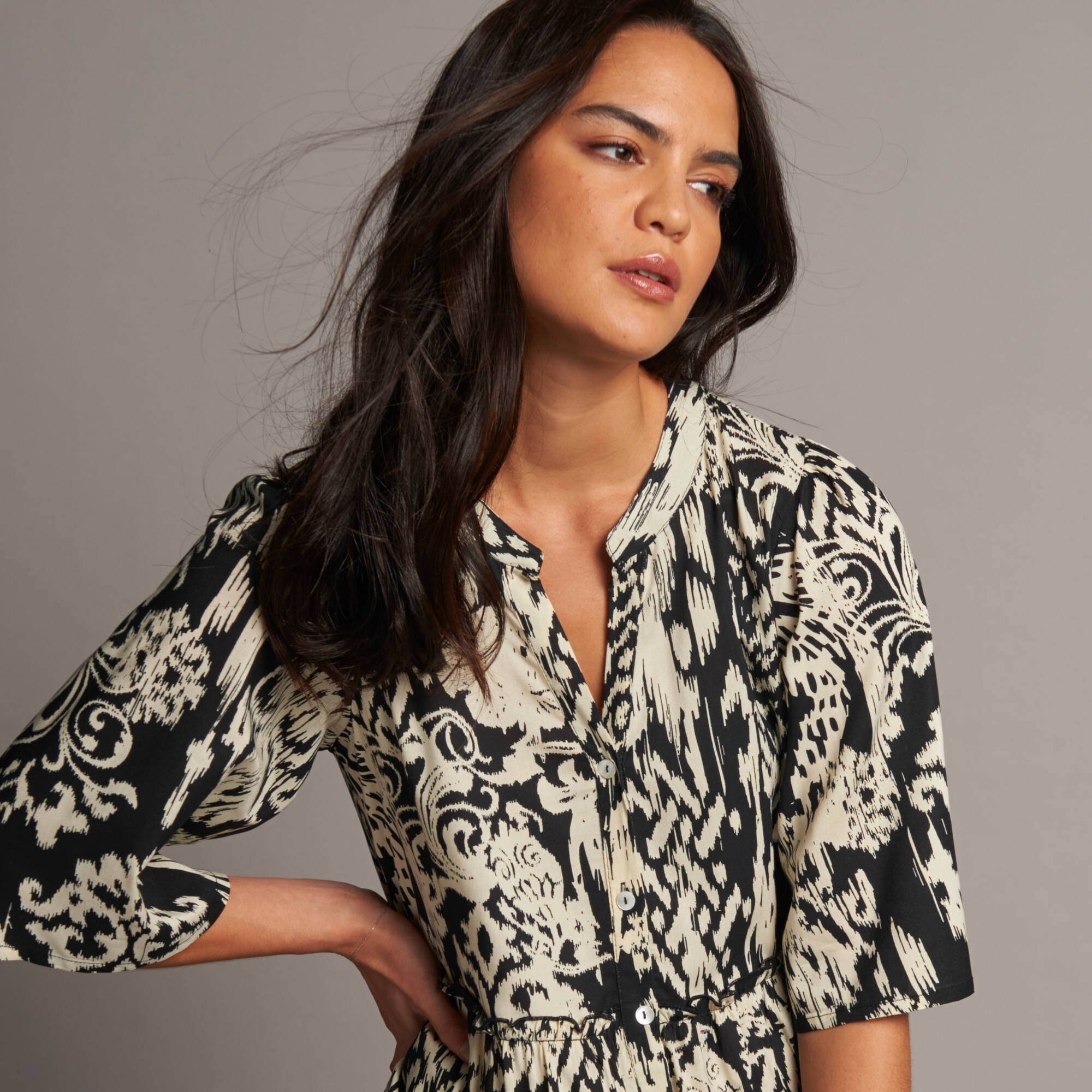 Robe évasée à volants, imprimé ethnique bicolore