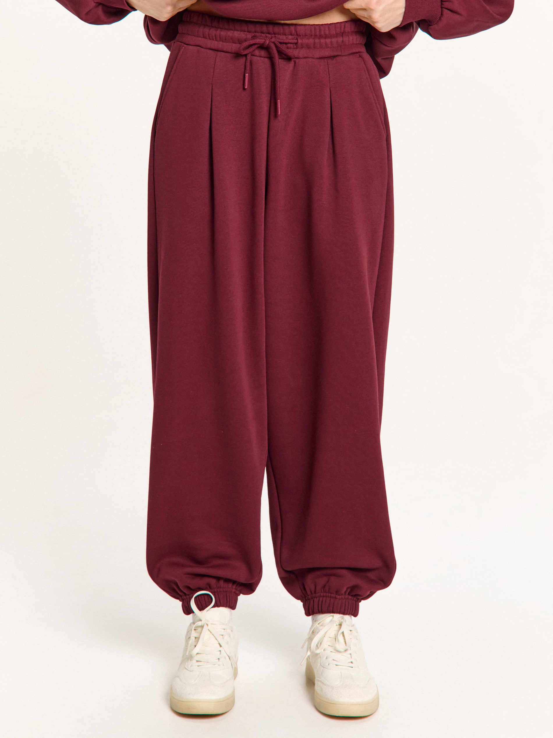 Bordowe dresowe joggery basic z dzianiny heavy weight