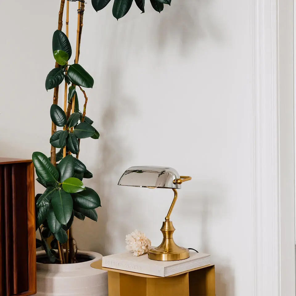 Qazqa bureaulamp banker goudkleurig e27