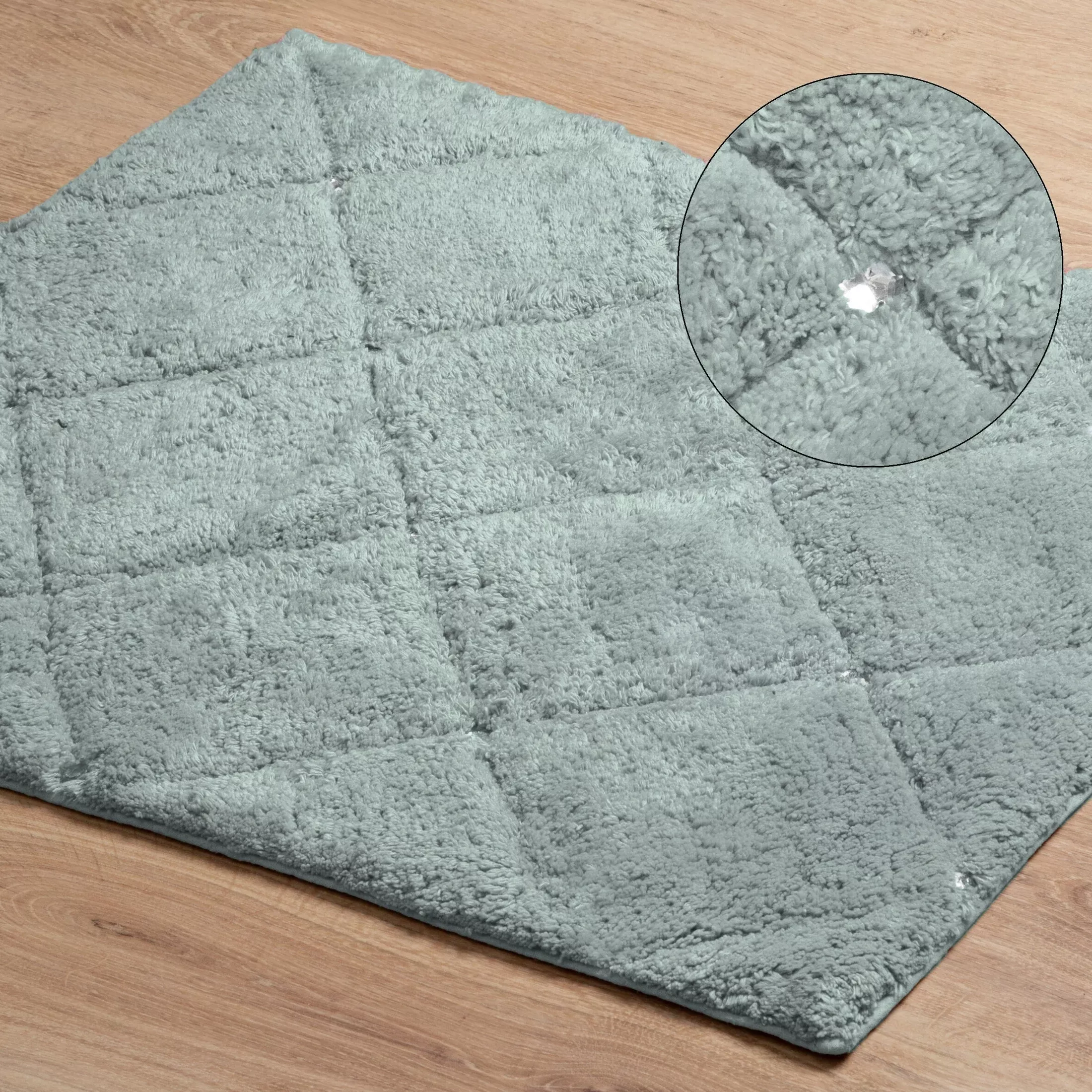 Dywanik łazienkowy bawełnianyzdobiony geometrycznym wzorem z kryształkami 60x90 cm CHIC
