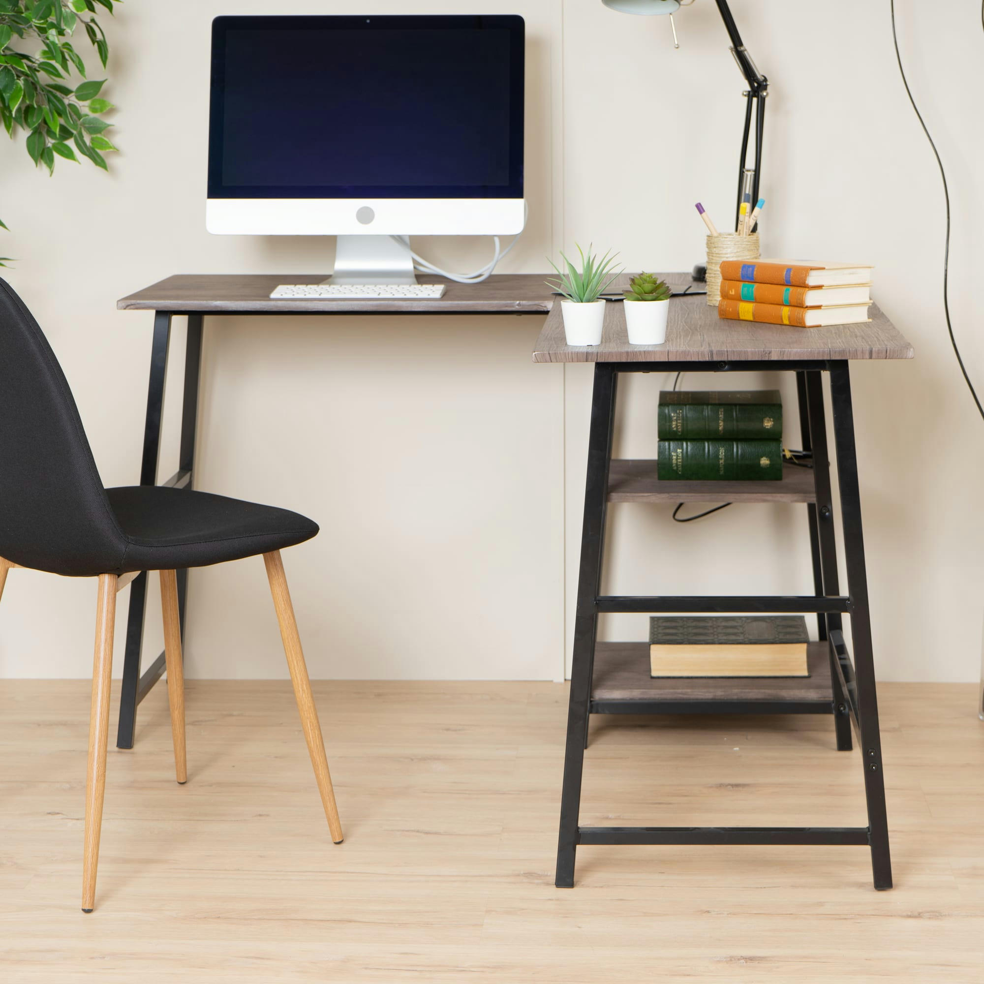 - Bureau en L/angle au style industriel métal et bois sombre