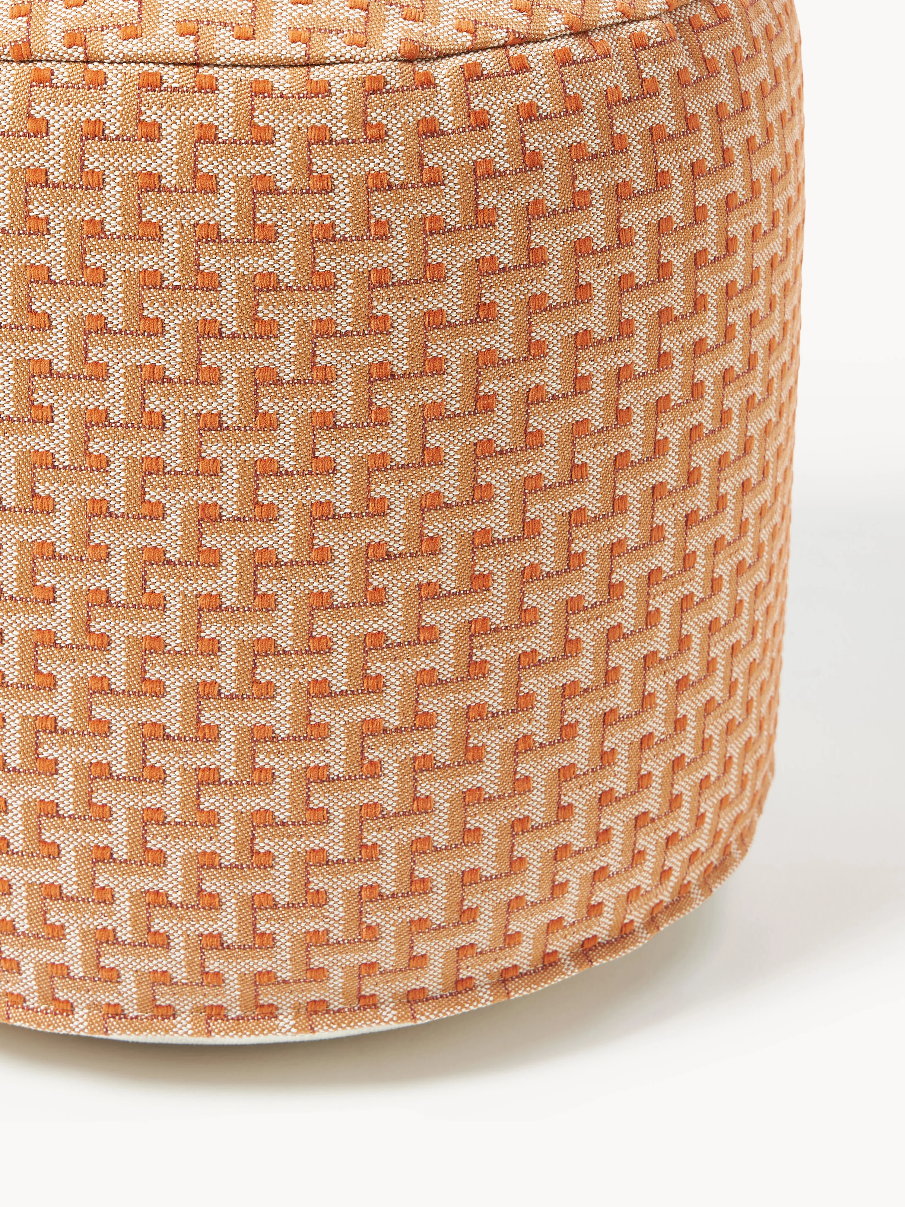 Handgefertigter In- & Outdoor-Pouf Janis