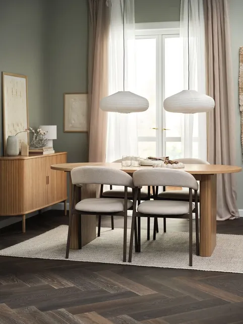 LYNGVIG L180/260 bord natur eg + 4 EJSING stol beige/mørk eg