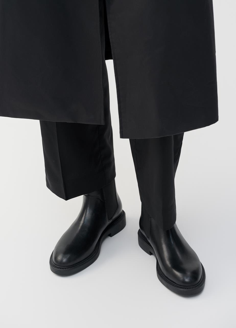 Alex W Boots