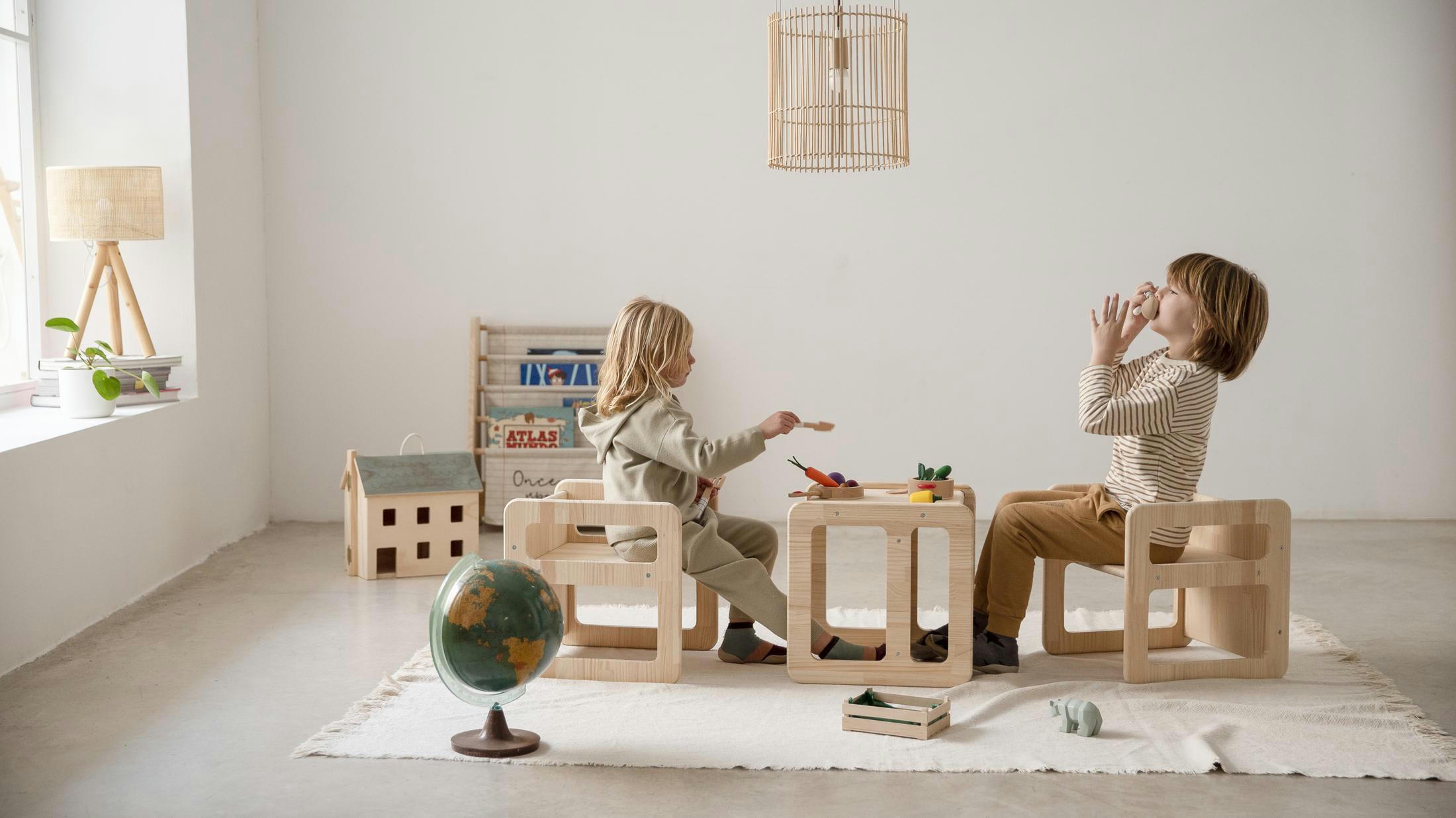 CUBE3 - Set 3 chaises enfants en bois pin couleur naturel Montessori.