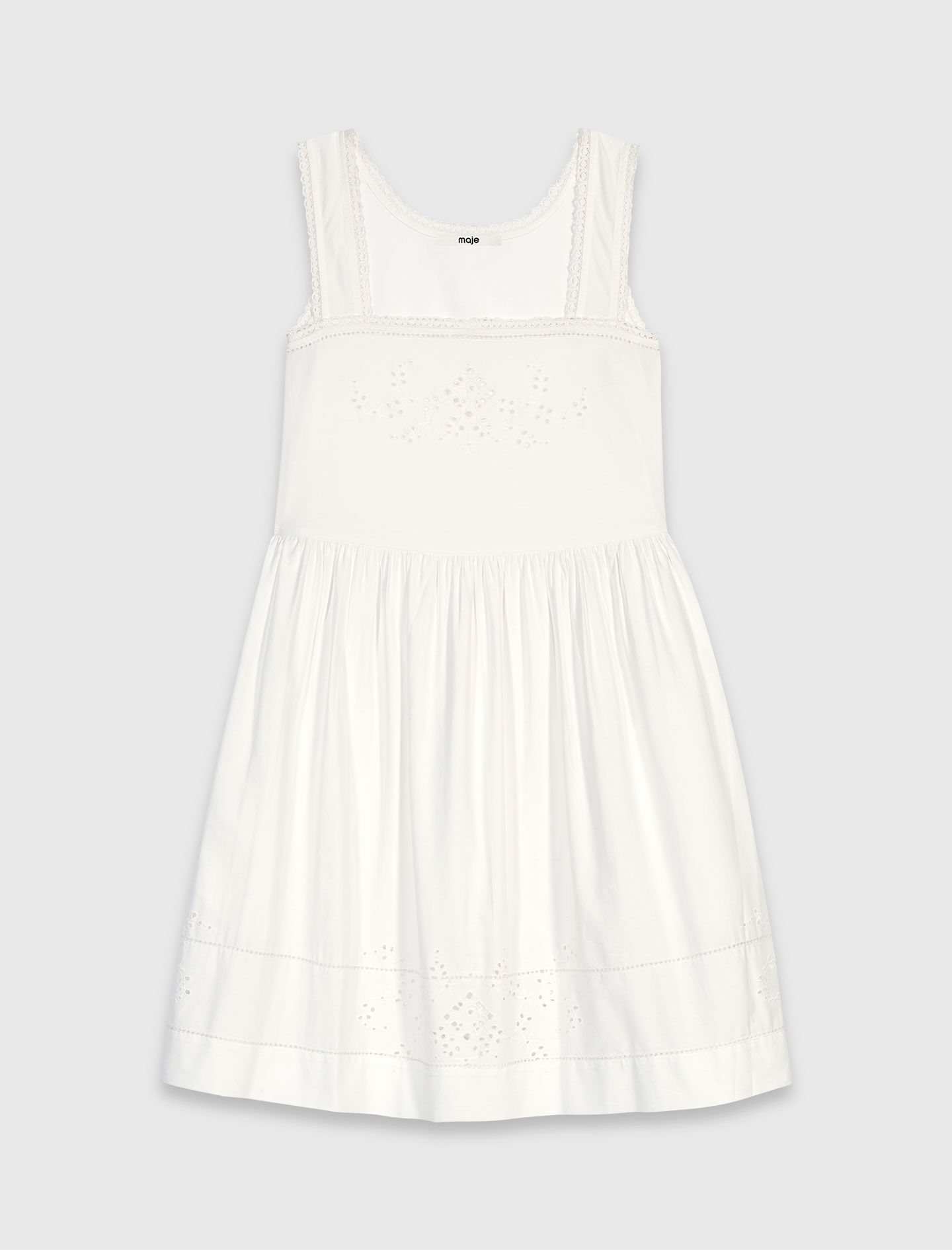 Robe courte avec galons en dentelle
