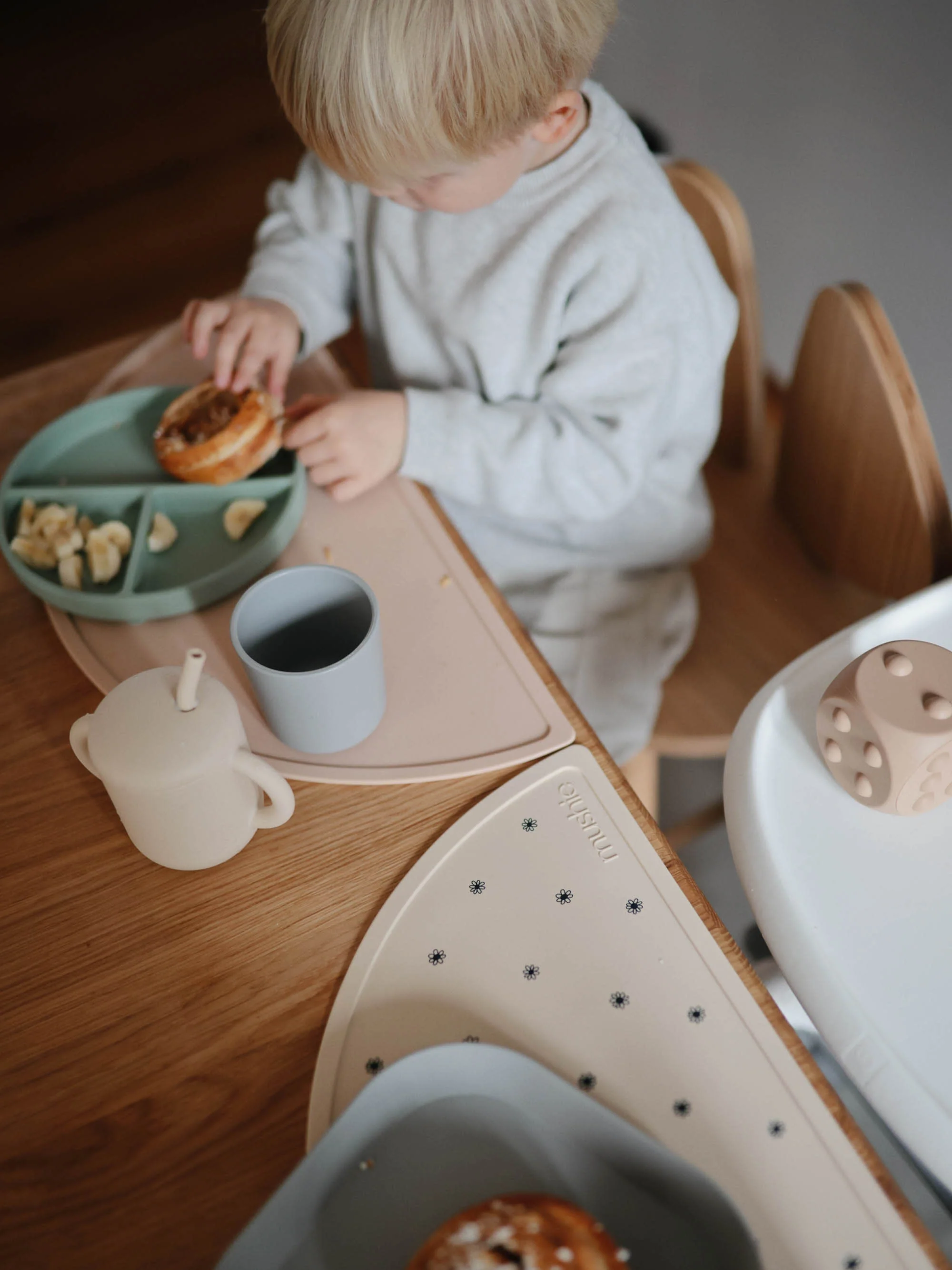 Kinder-Teller Suction