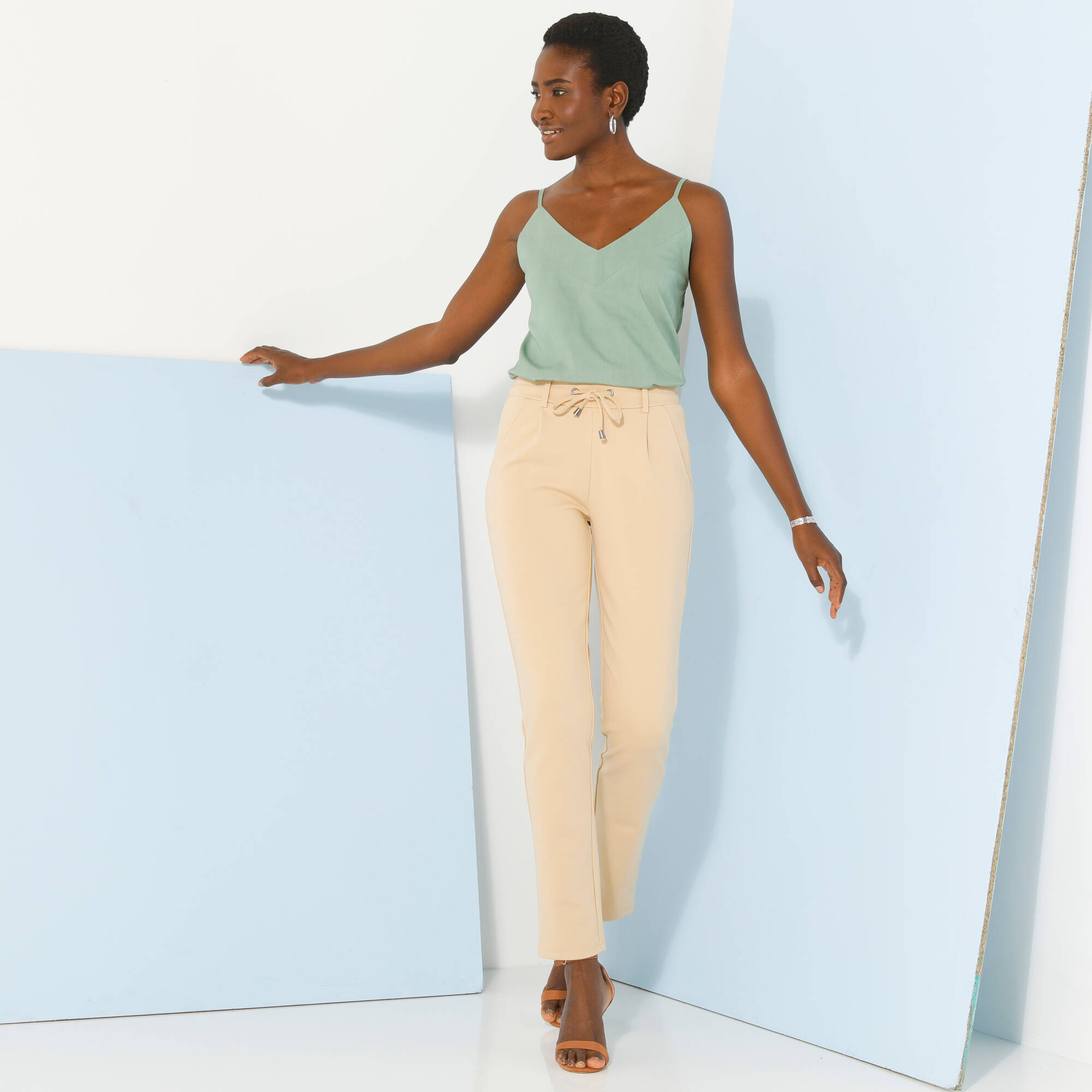 Pantalon chino uni, maille milano