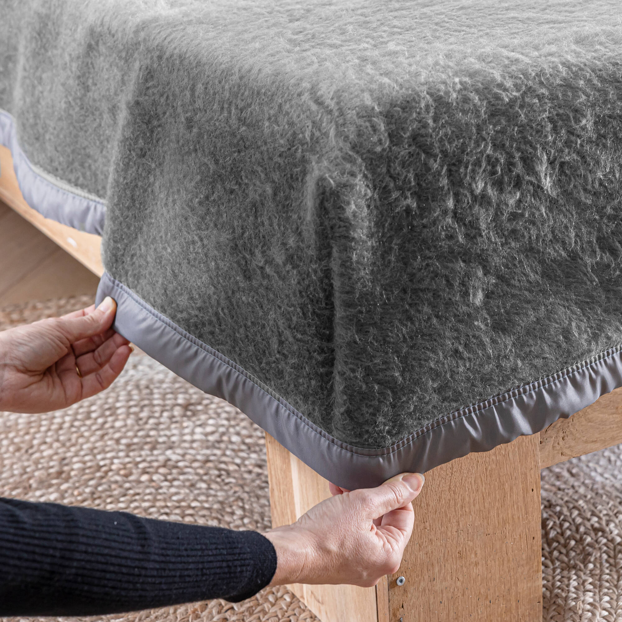 Couverture bicolore Courtelle&reg; mi-housse 420 g/m²