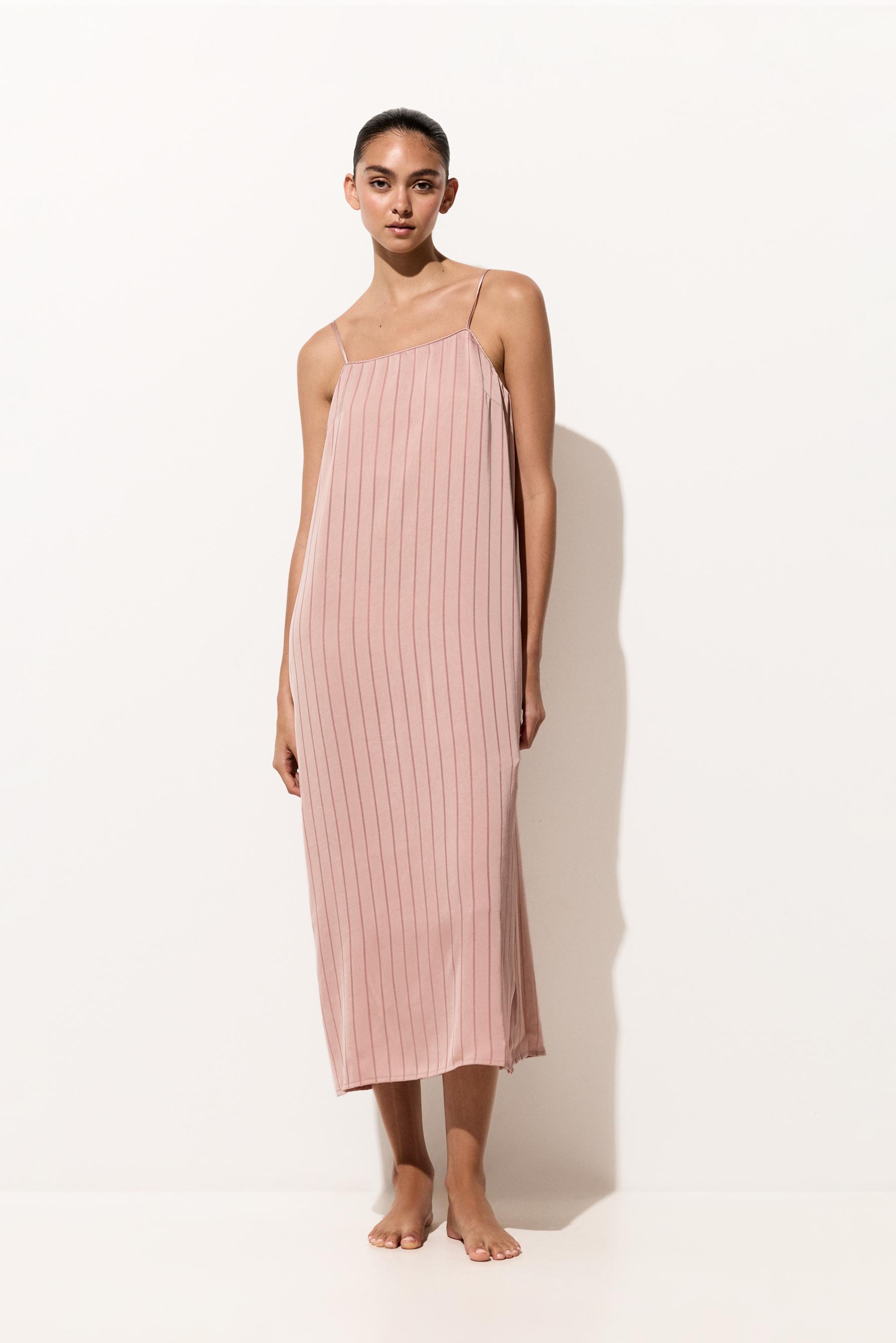 Camisón de tirantes satinado