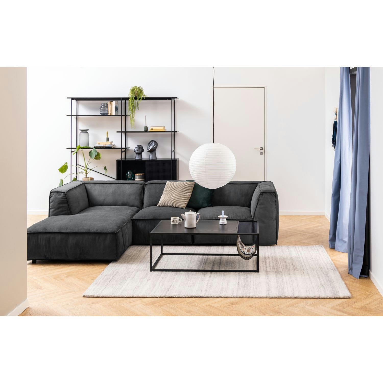 SIREINE - Table basse rectangulaire avec range magazine en mdf et métal noir