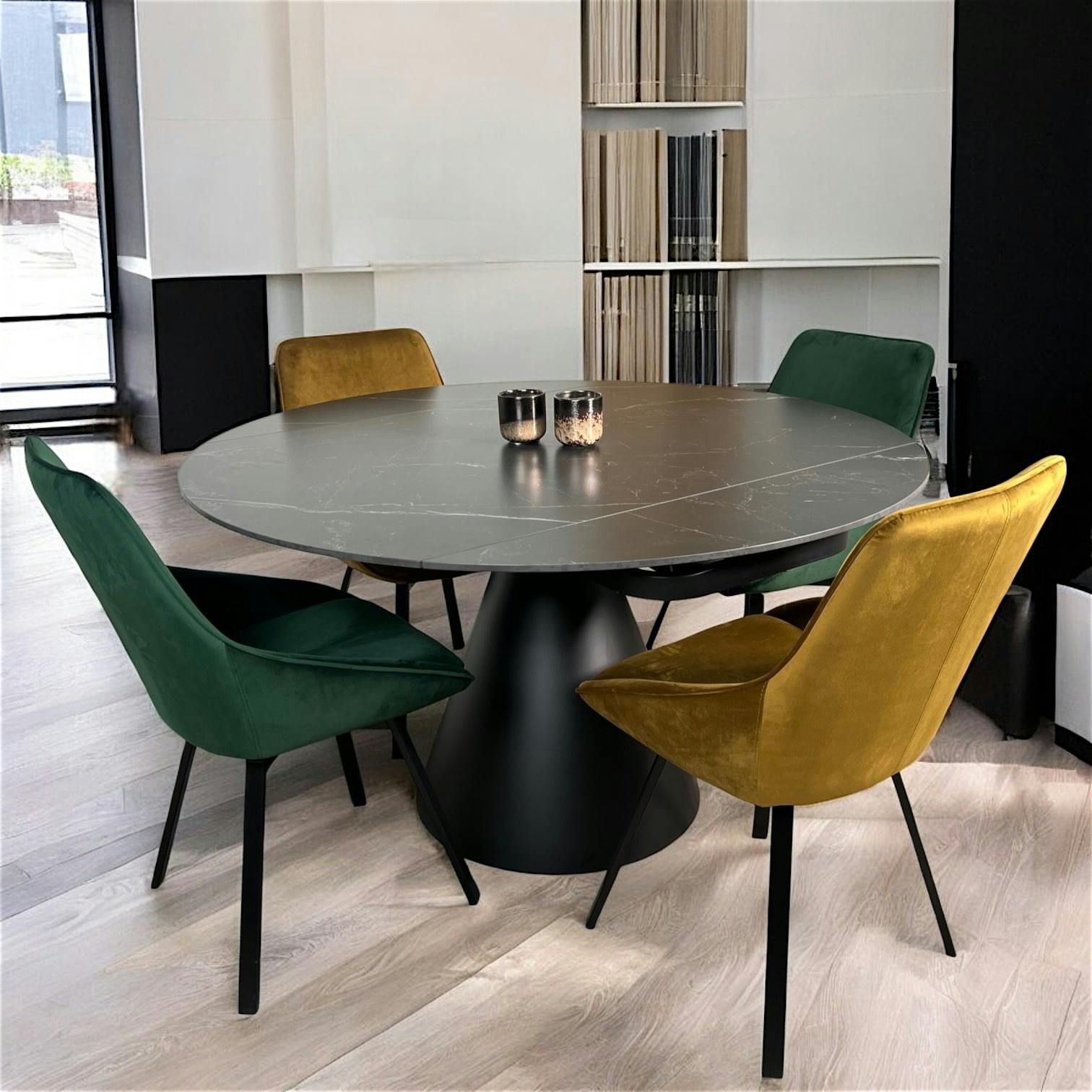 Table ronde extensible en céramique noire 135 cm OTTAWA