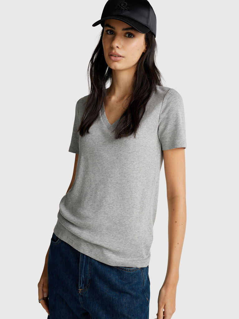 Pure cotton t-shirt with V-neck