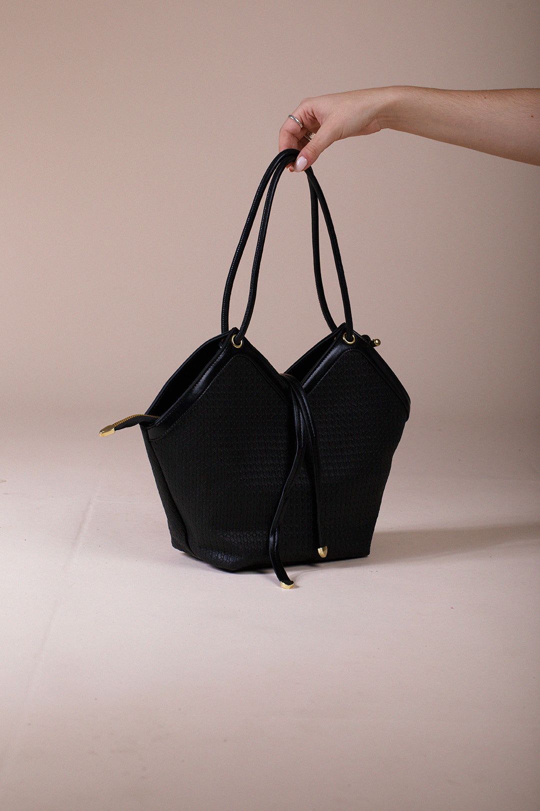 SVNX Tote Bag In Black