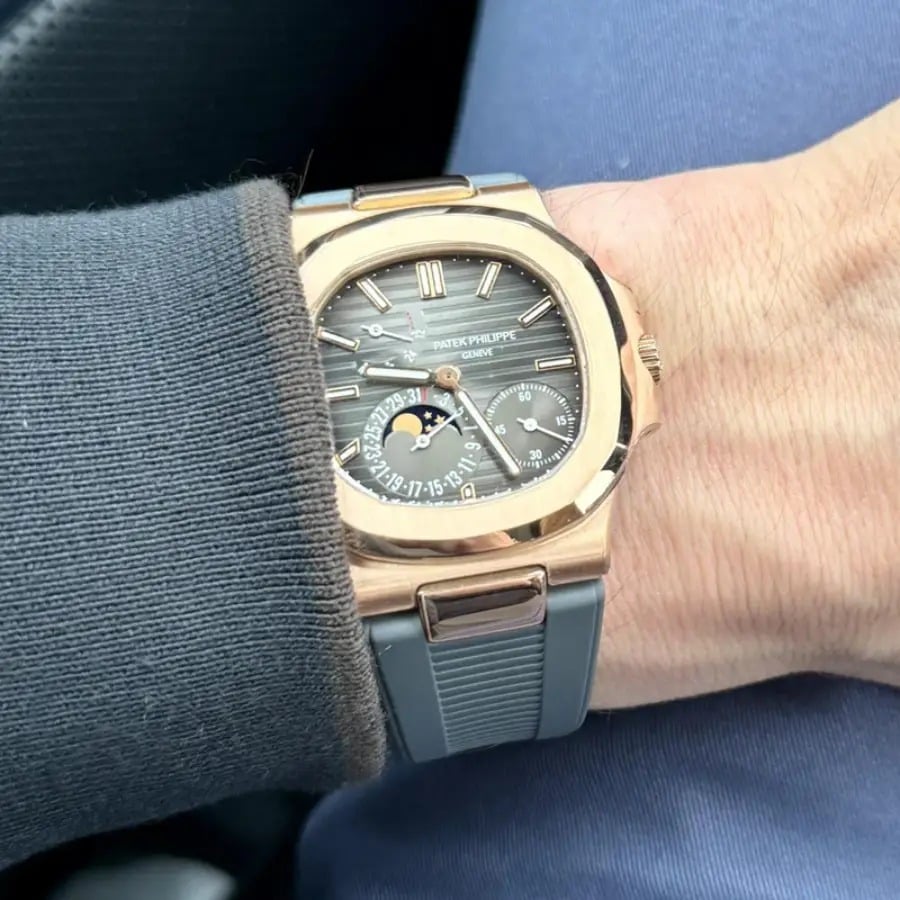 Patek Philippe – Aquanaut –  Rubber Strap – Nautilus – Grey