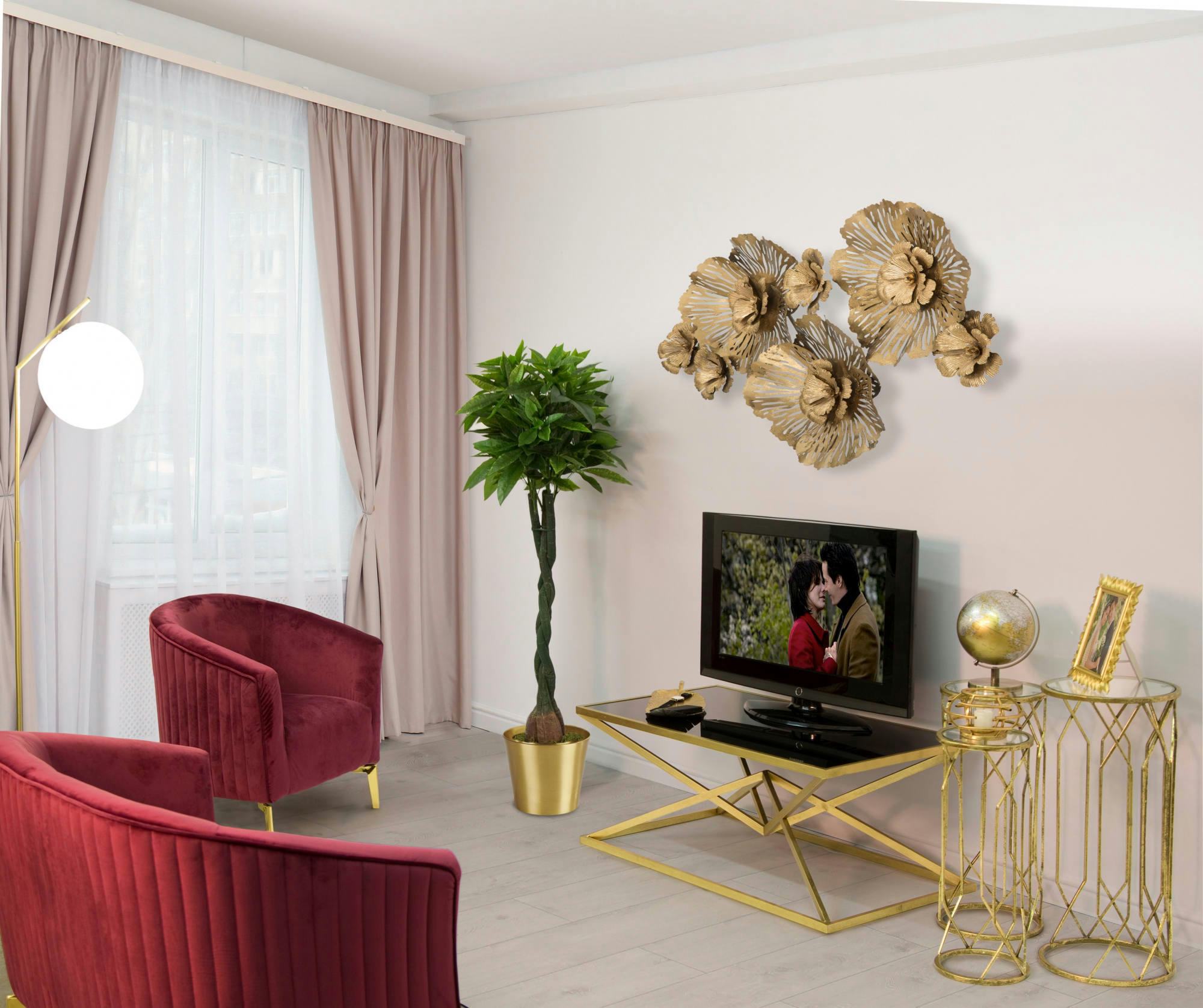 - Table basse en fer et verre doré et noir