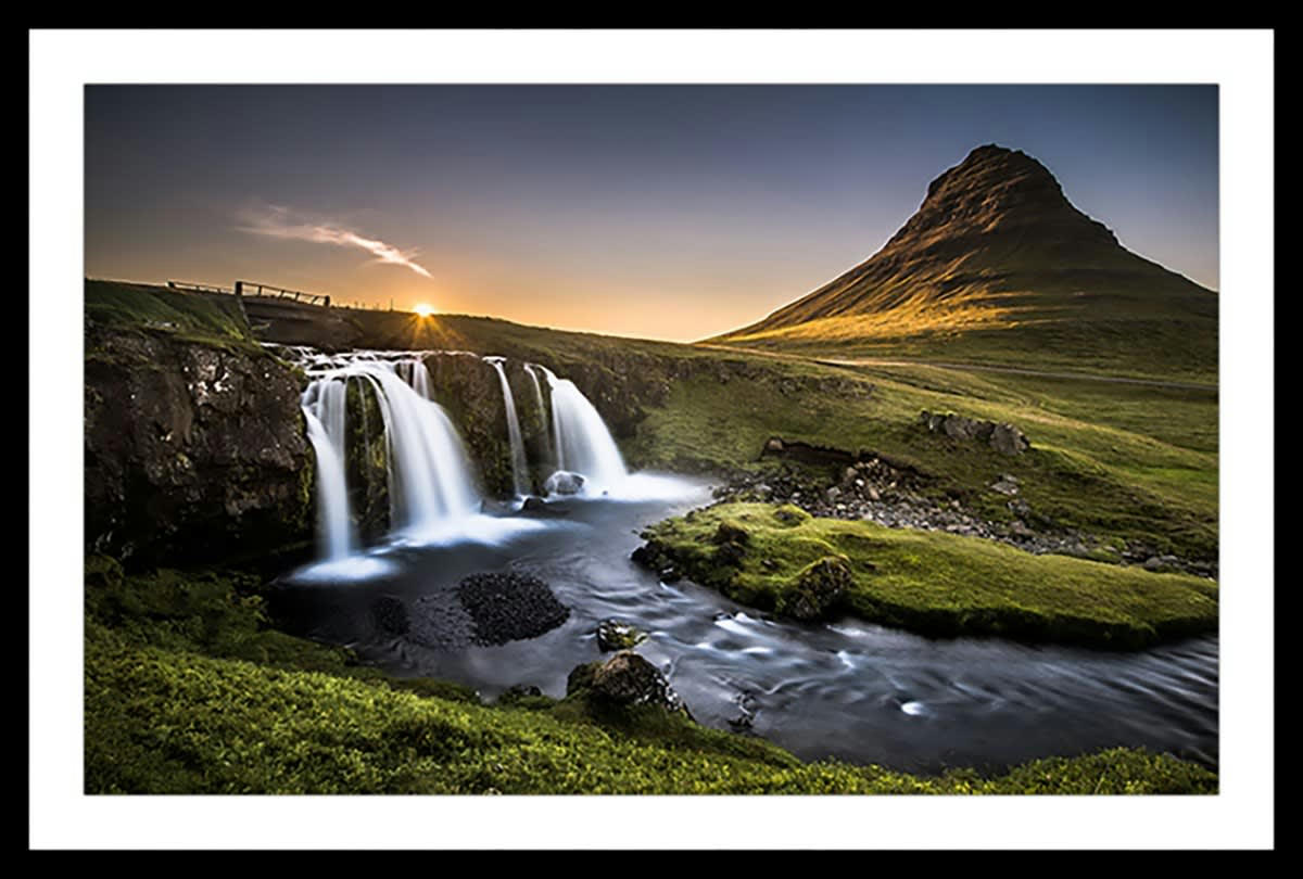 - Affiche paysage cascade o - kirkjufell islande avec cadre noir 30x20cm