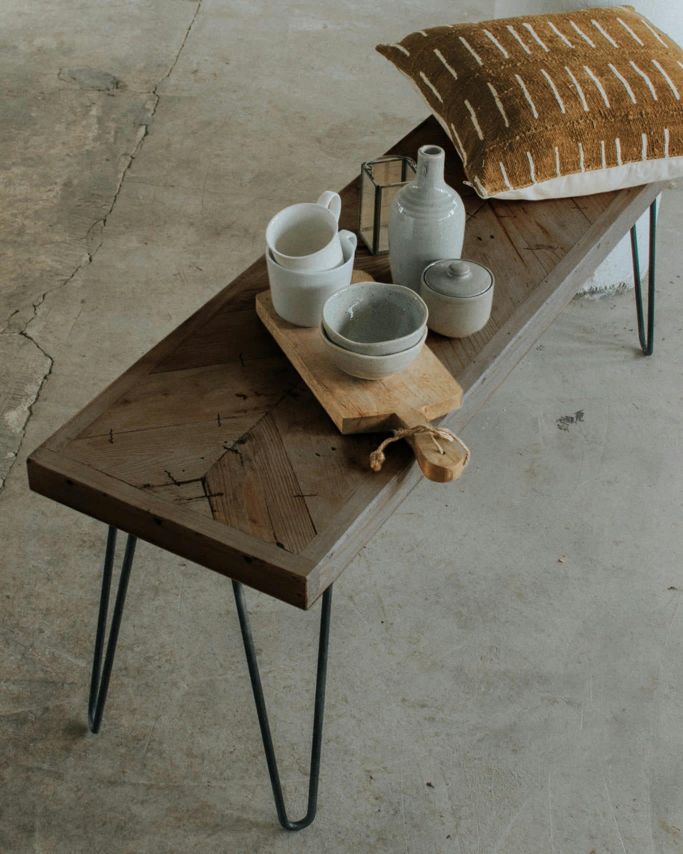 TENAYE - Banc en bois récupéré et fer de couleur beige