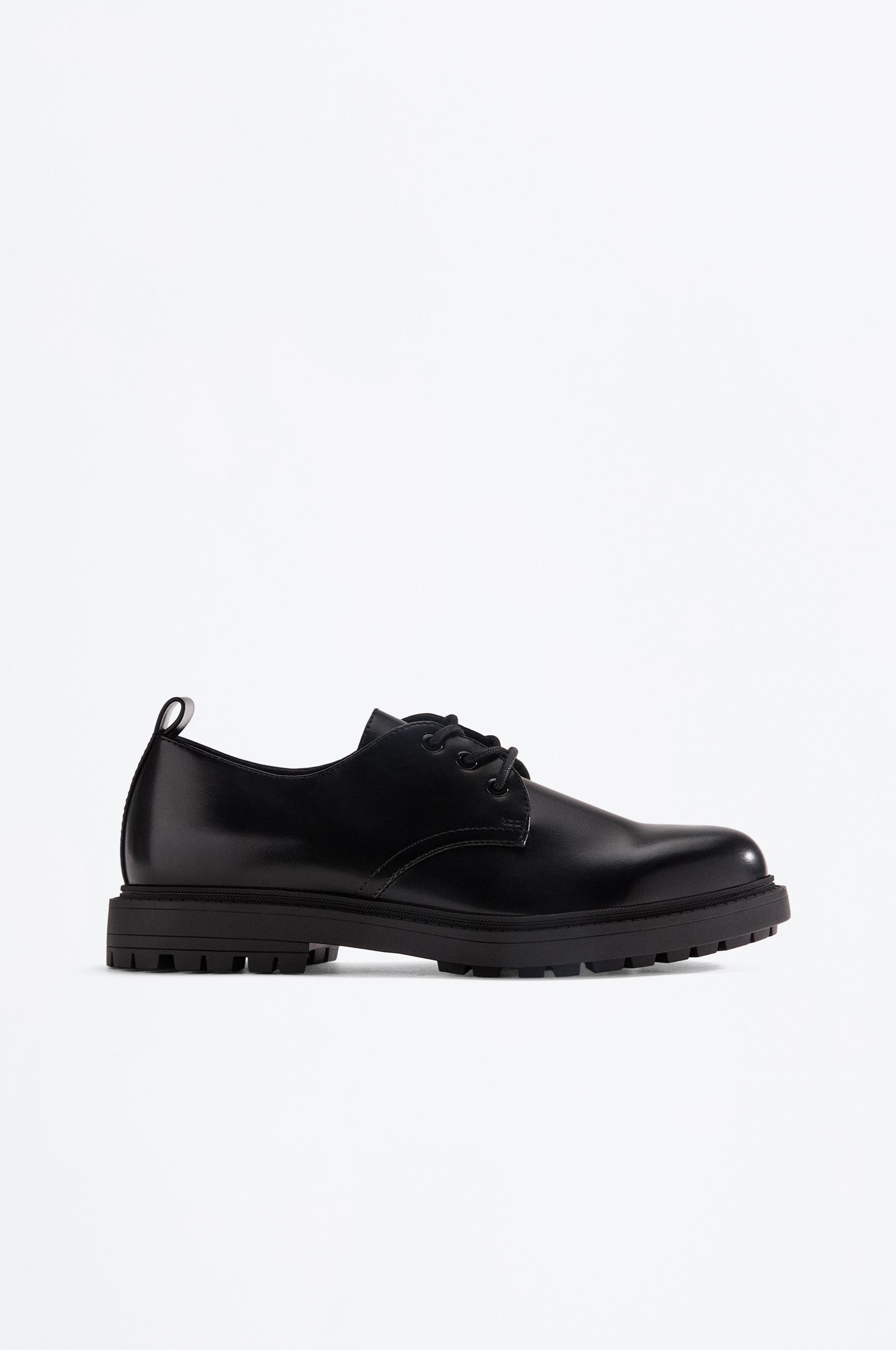 Zapato de vestir blucher