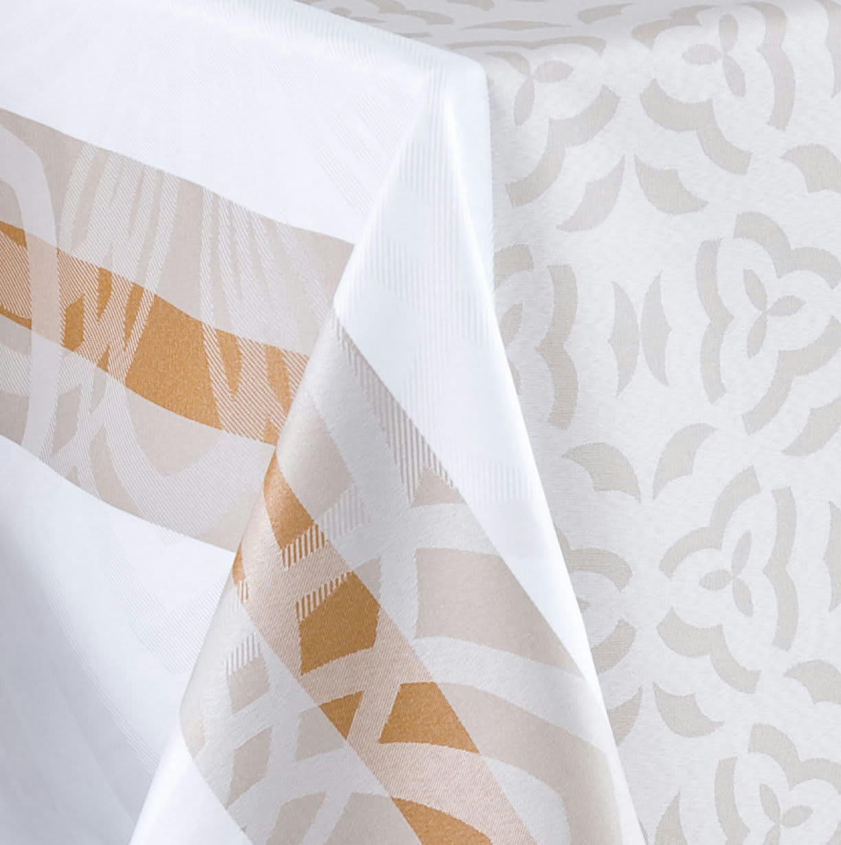 VALI - Nappe jacquard enduit acrylique camel 160x300 cm