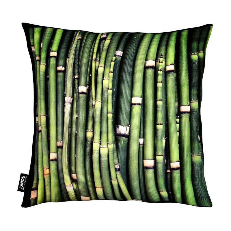 JUNGLE - Coussin en microfibre en vert 30x30