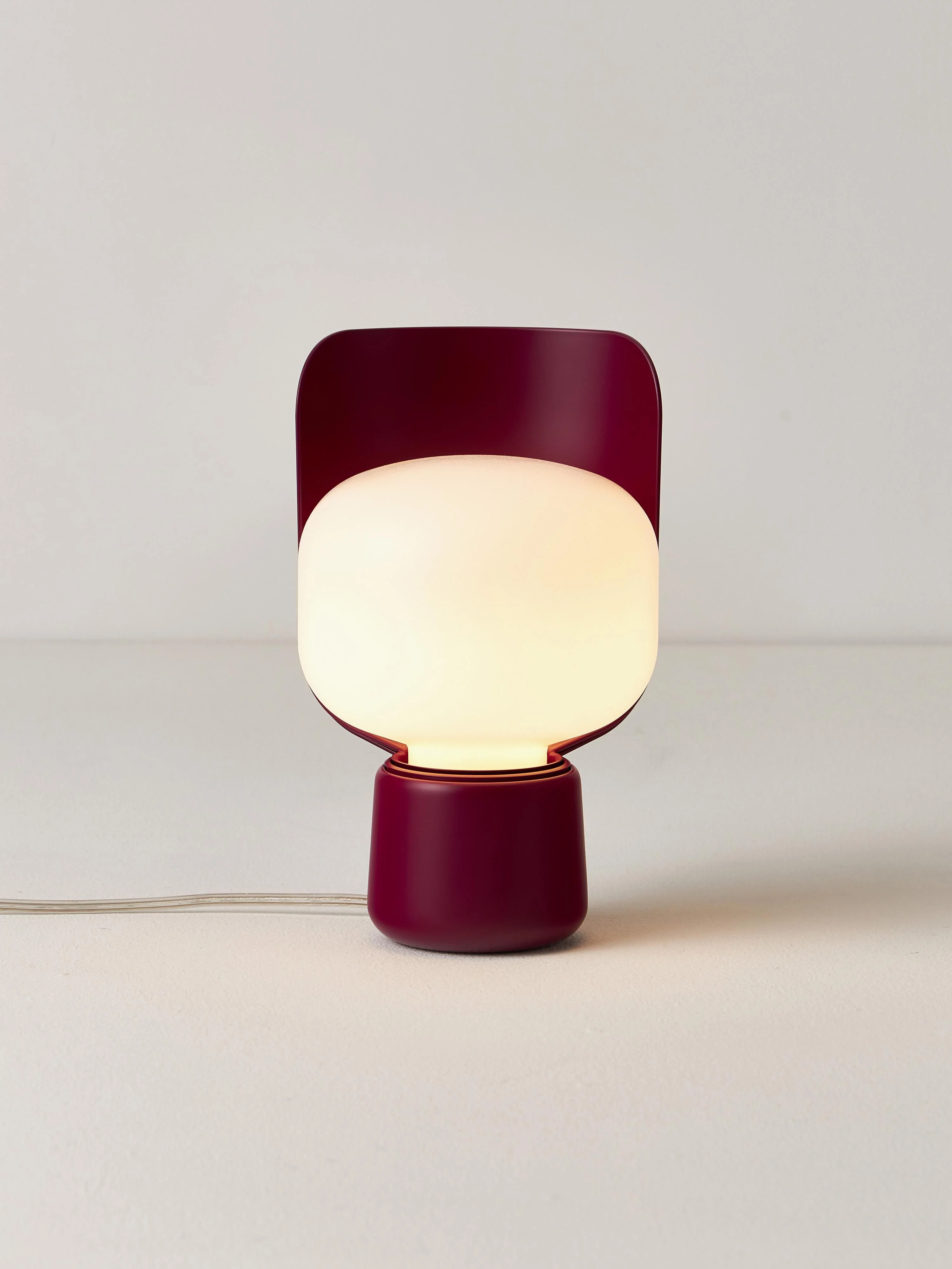 Kleine Tischlampe Blom, handgefertigt