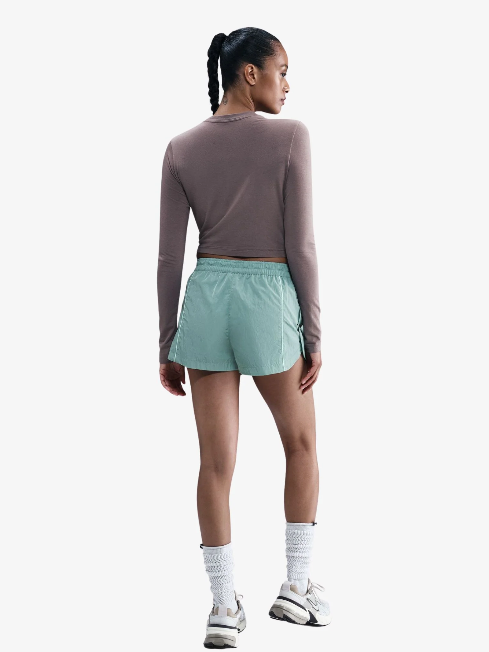 Windrunner Women's Mid-Rise 2" Woven Shorts