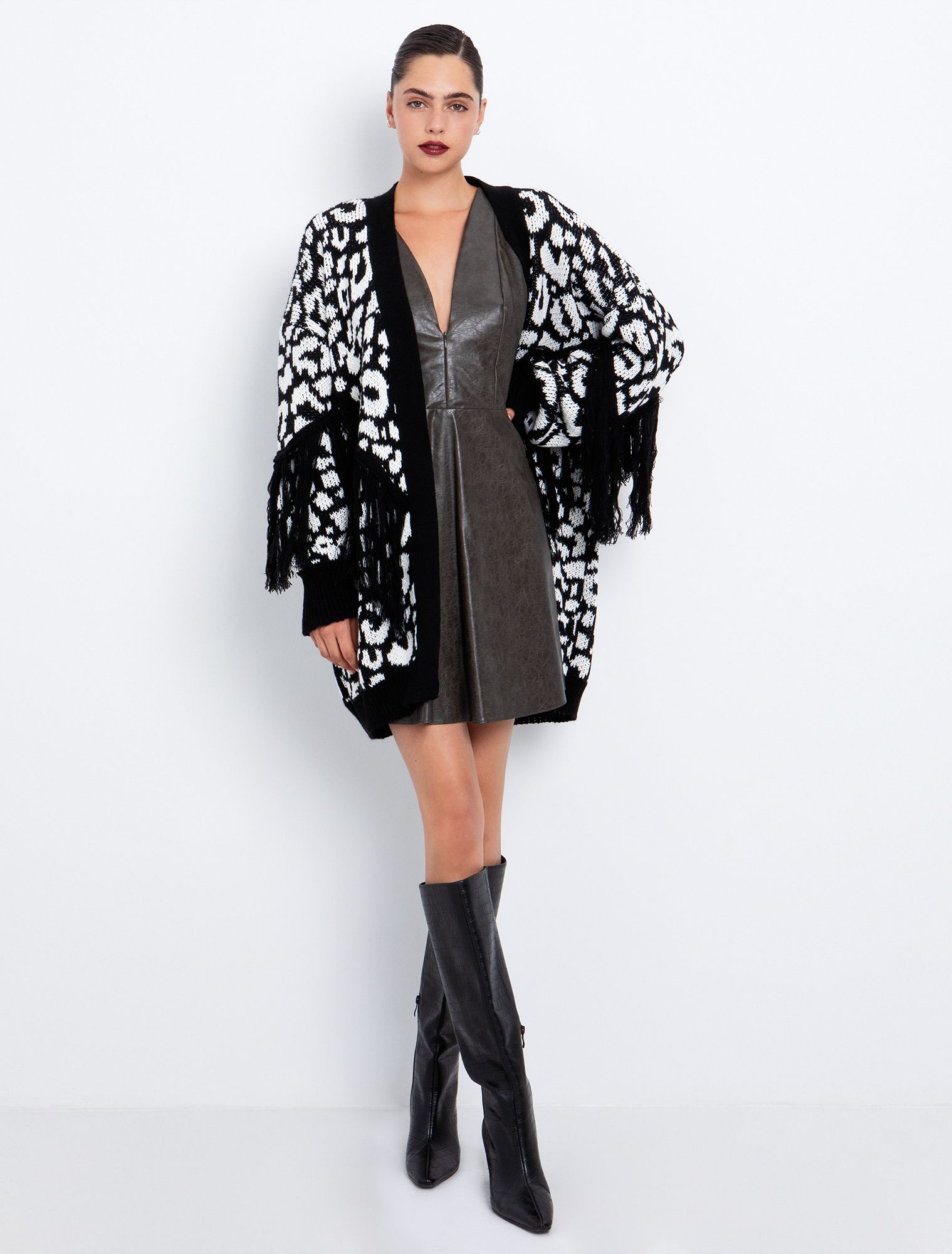 Oversized πλεκτή ζακέτα με κρόσσια