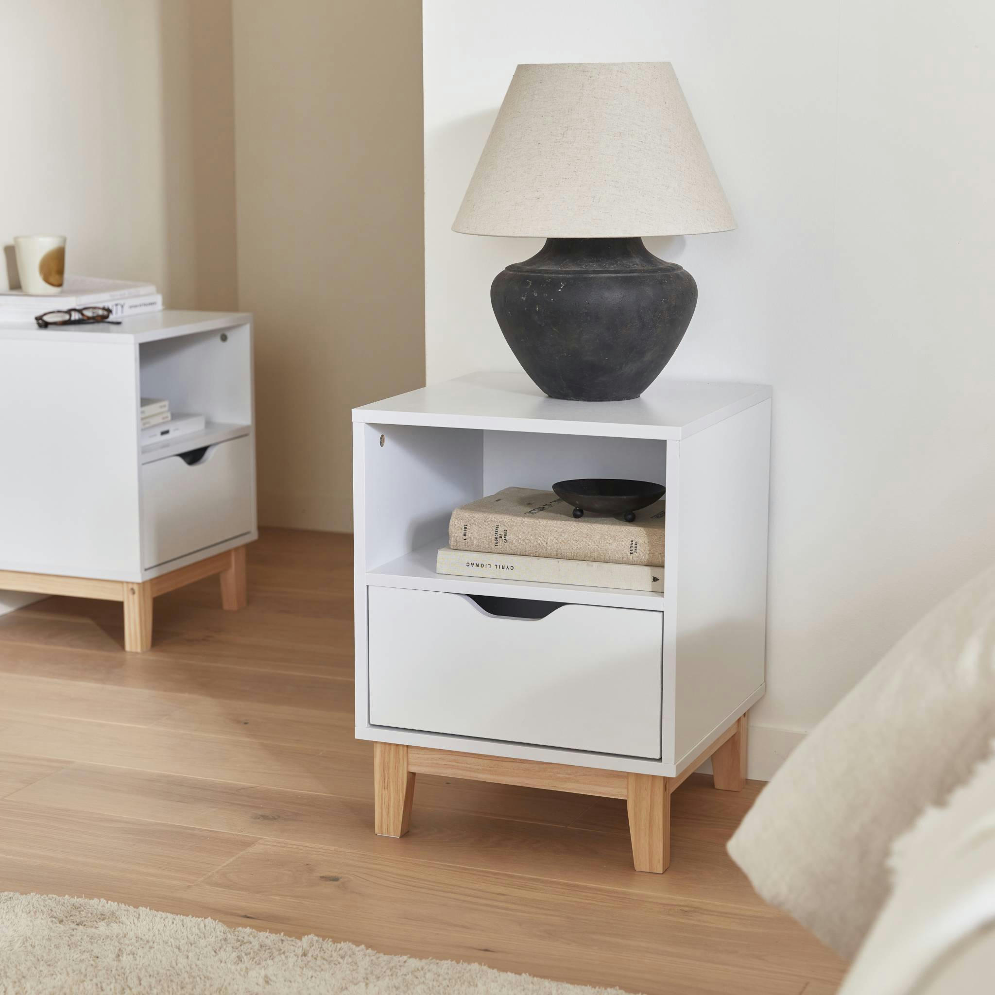 FLOKI - Lot de 2 tables de chevet blanche avec pieds en bois