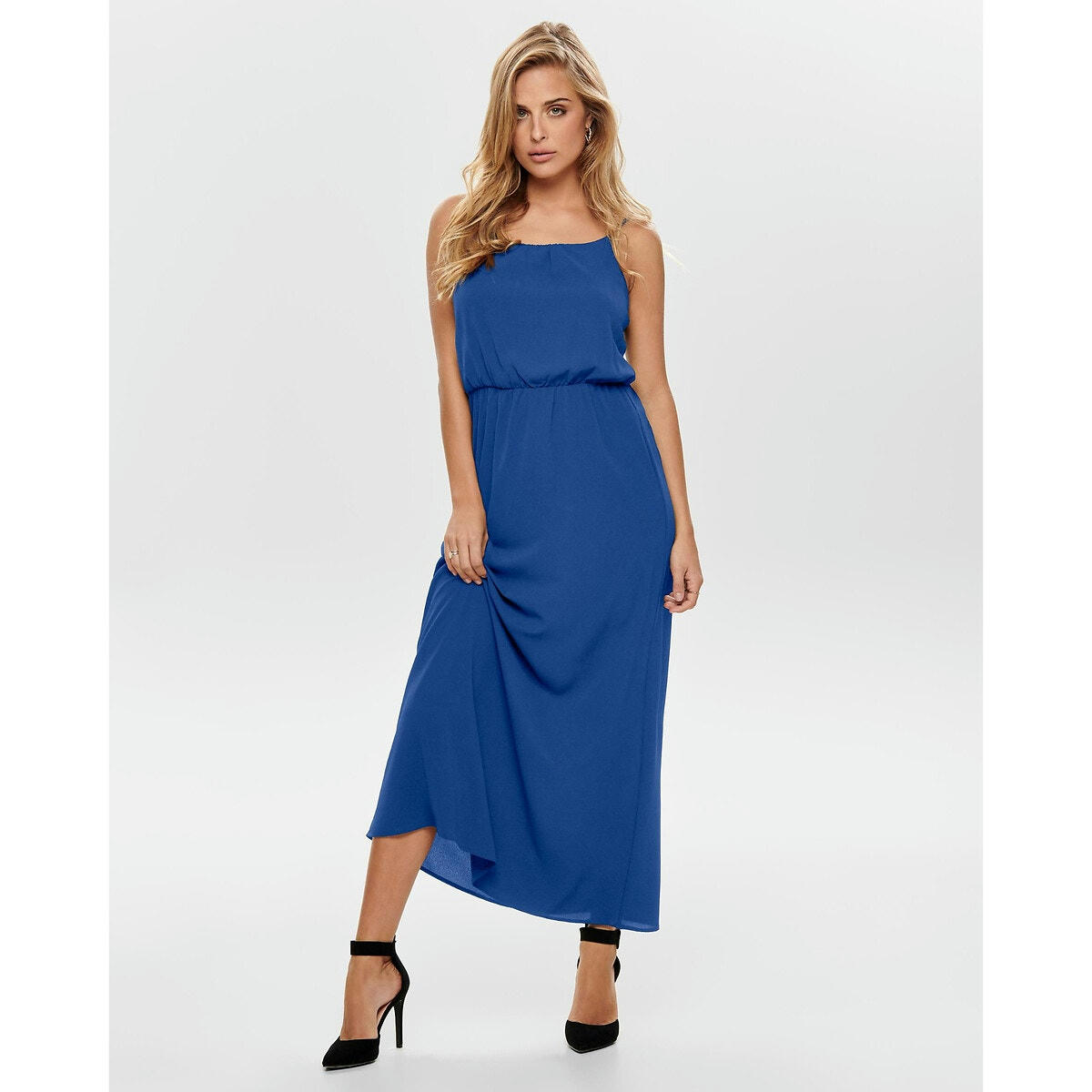 Robe longue à fines bretelles