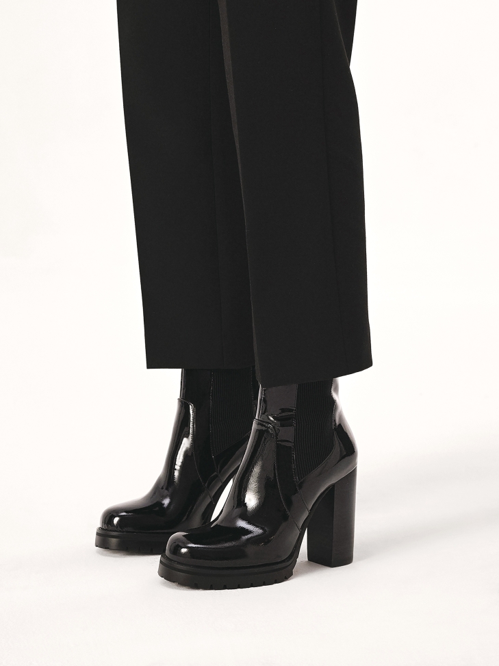 Patent leather high boots with zipper