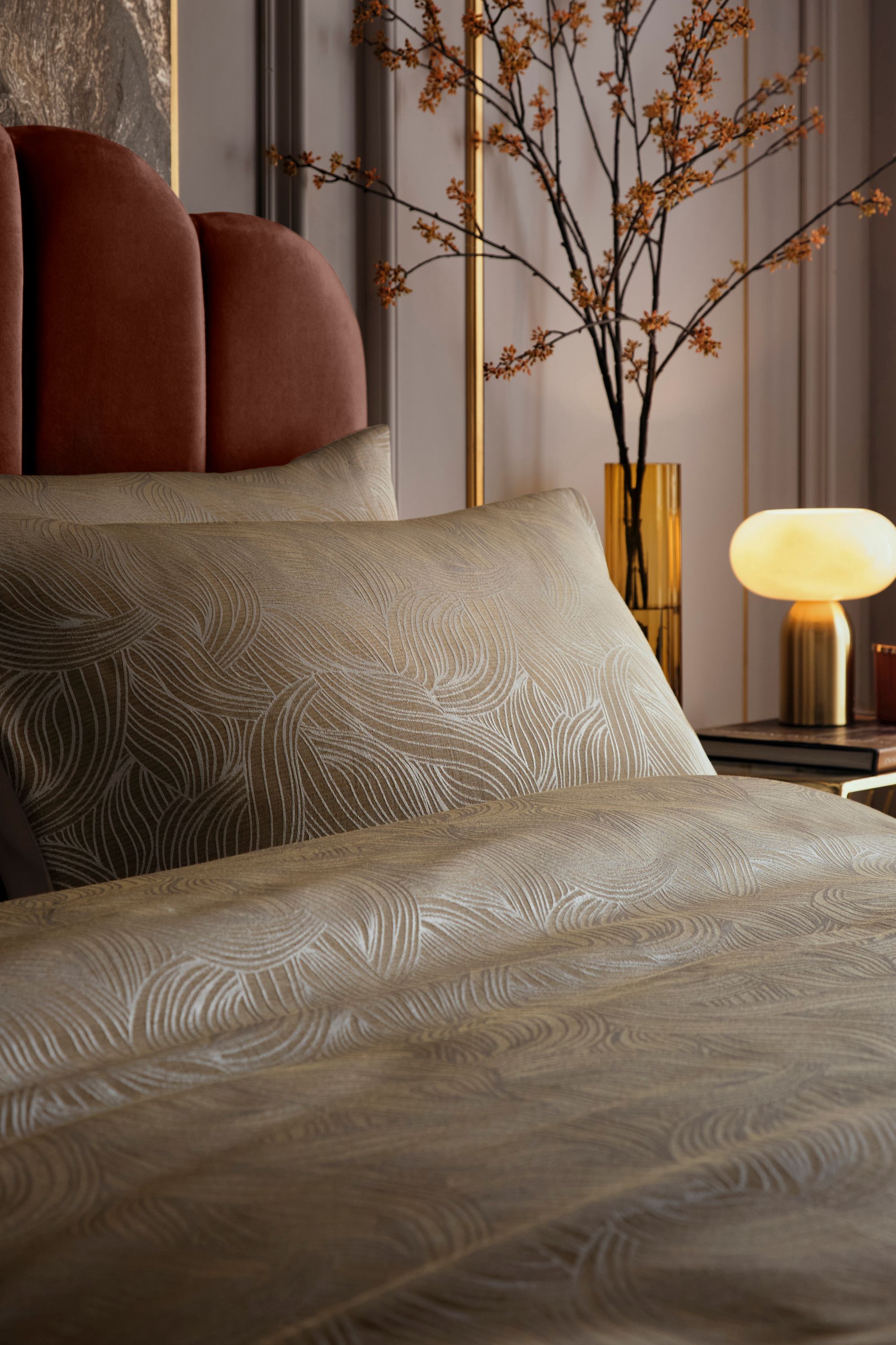 Laurence Llewelyn-Bowen Venus Grace' Jacquard Duvet Cover Set