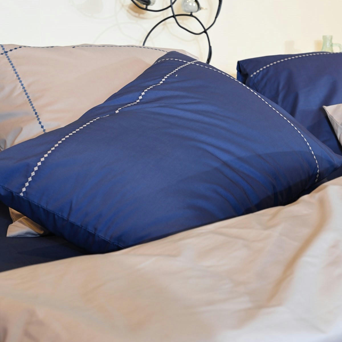DIAMOND - Housse de couette brodée en percale de coton  indigo 200x200 cm