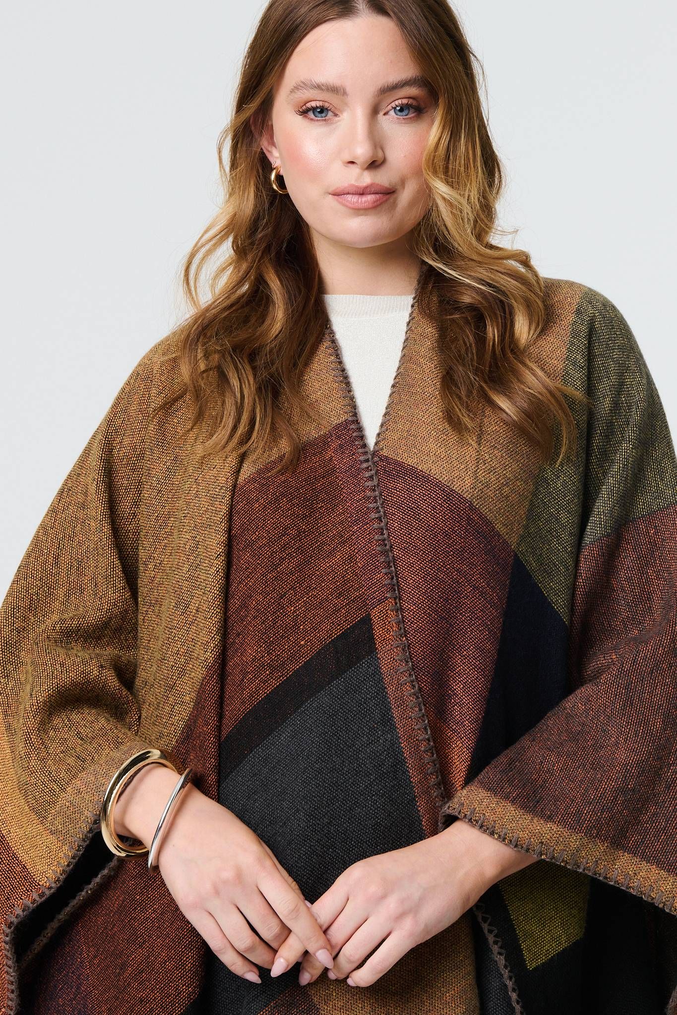 Izabel London Colour Block 3/4 Sleeve Relaxed Poncho