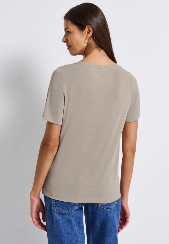 T-Shirt mit Schmuckdetail