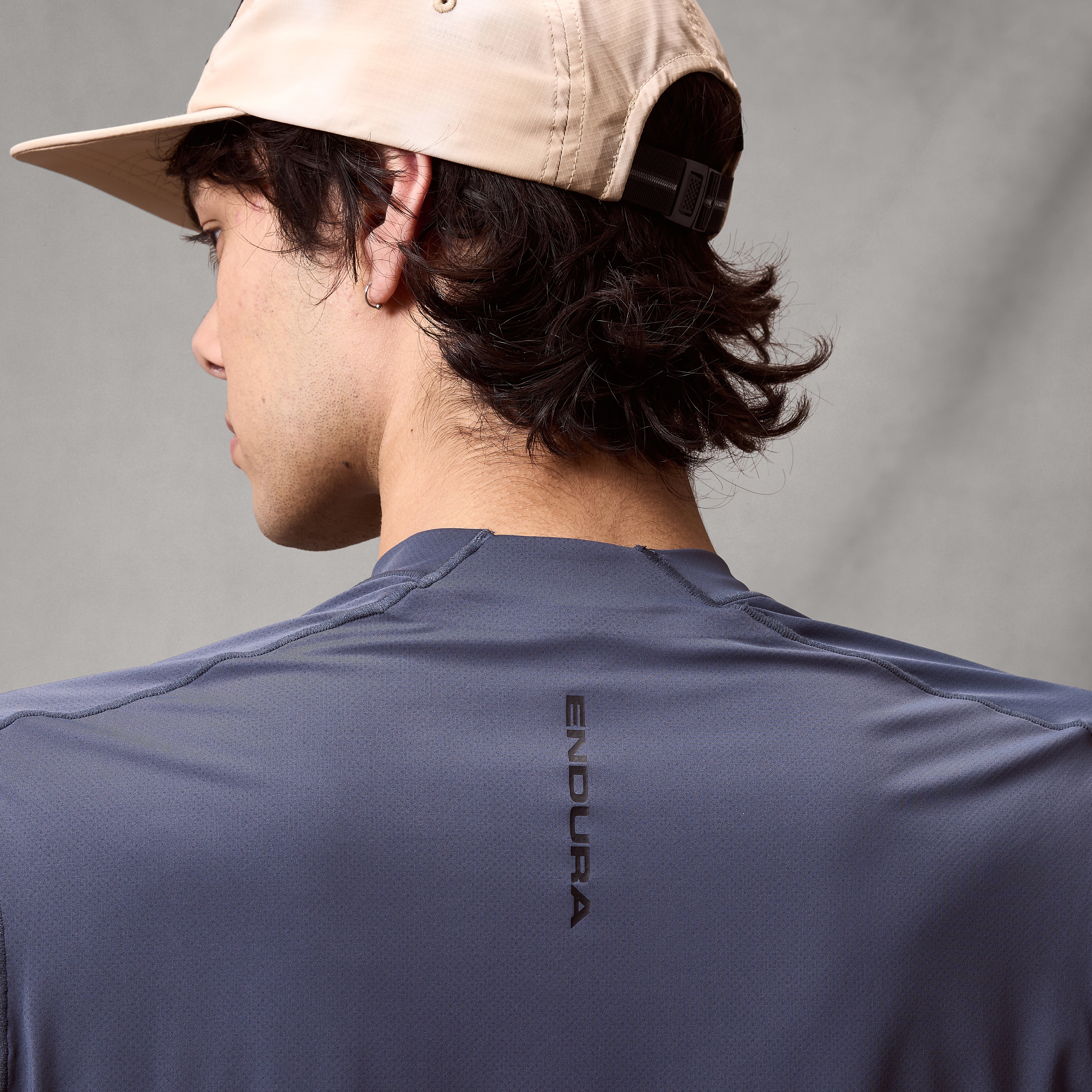 Men's AllTrack Rout S/S Tech Tee - Carbon Grey