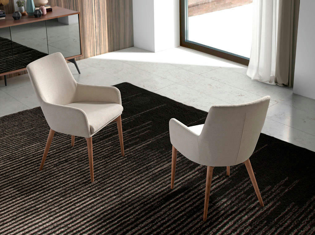 - Chaise en tissu beige et effet bois noyer